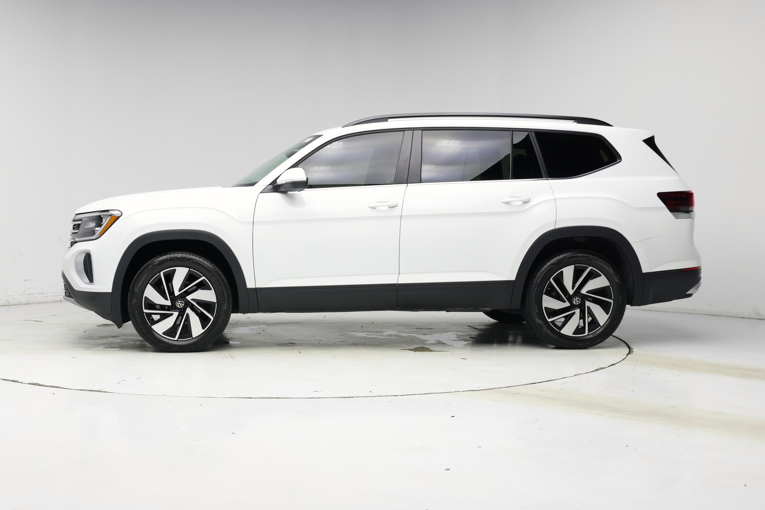 Thumbnail: 2024 Volkswagen Atlas - 3