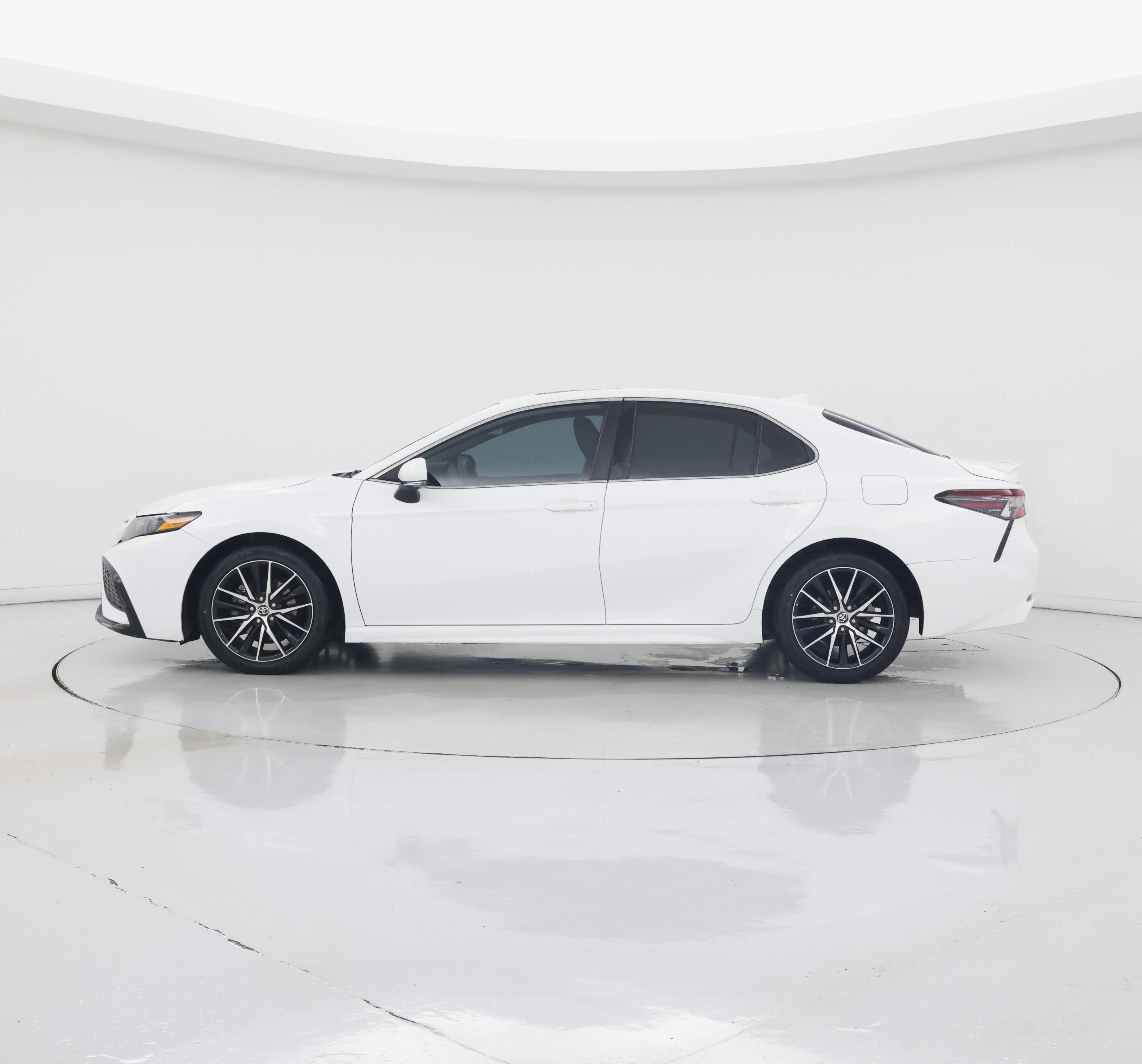 Thumbnail: 2021 Toyota Camry - 3