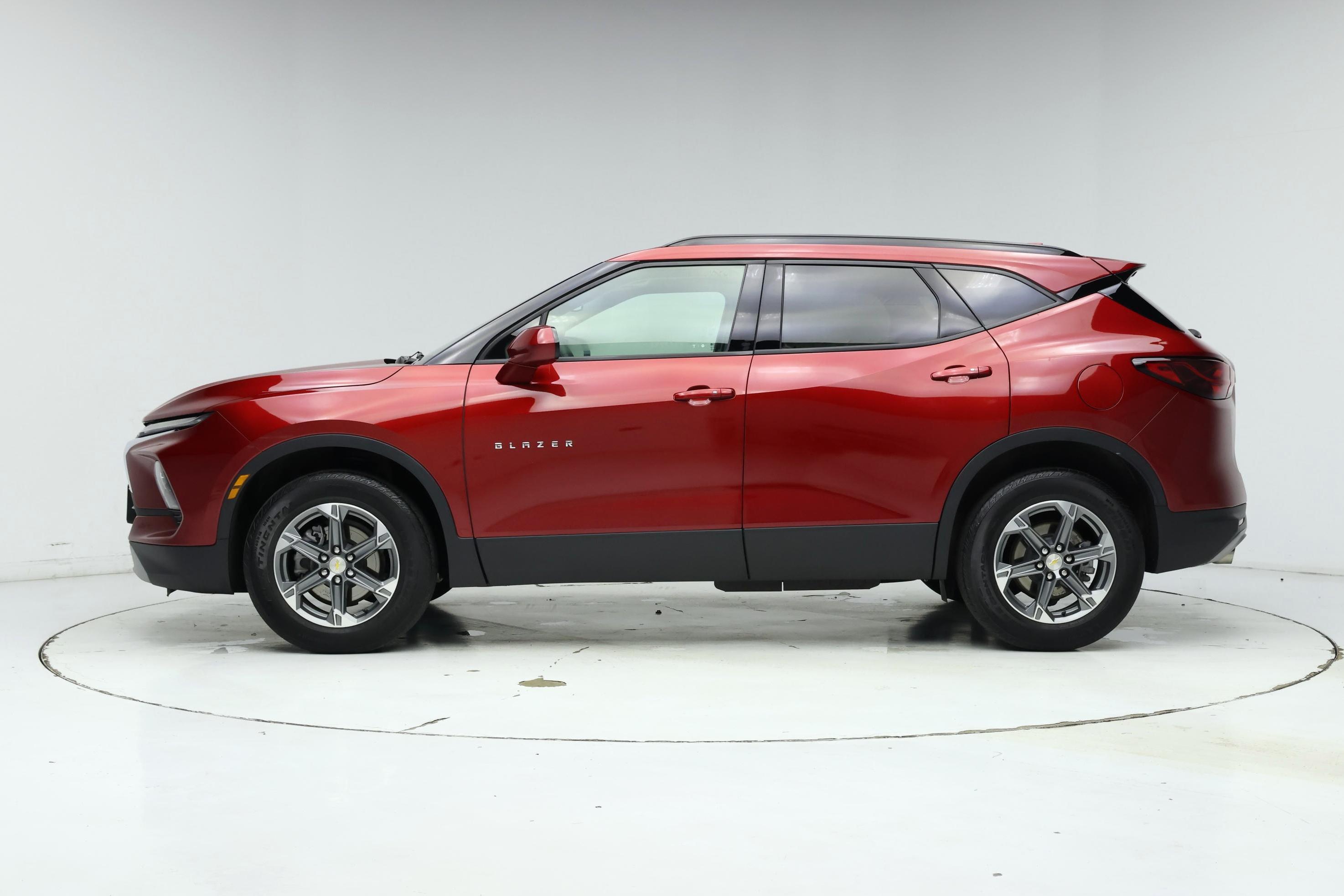 Thumbnail: 2023 Chevrolet Blazer - 3