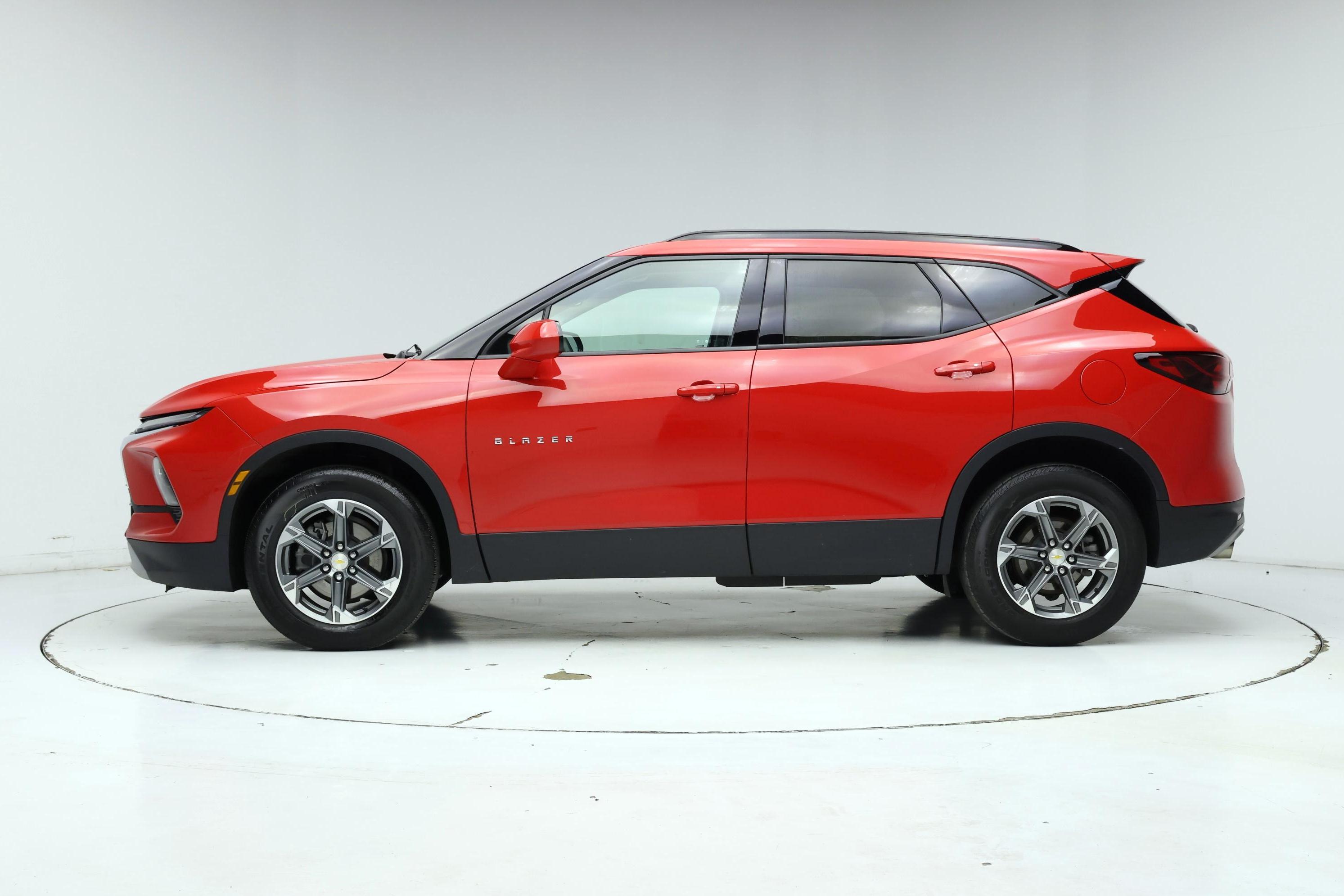 Thumbnail: 2023 Chevrolet Blazer - 3