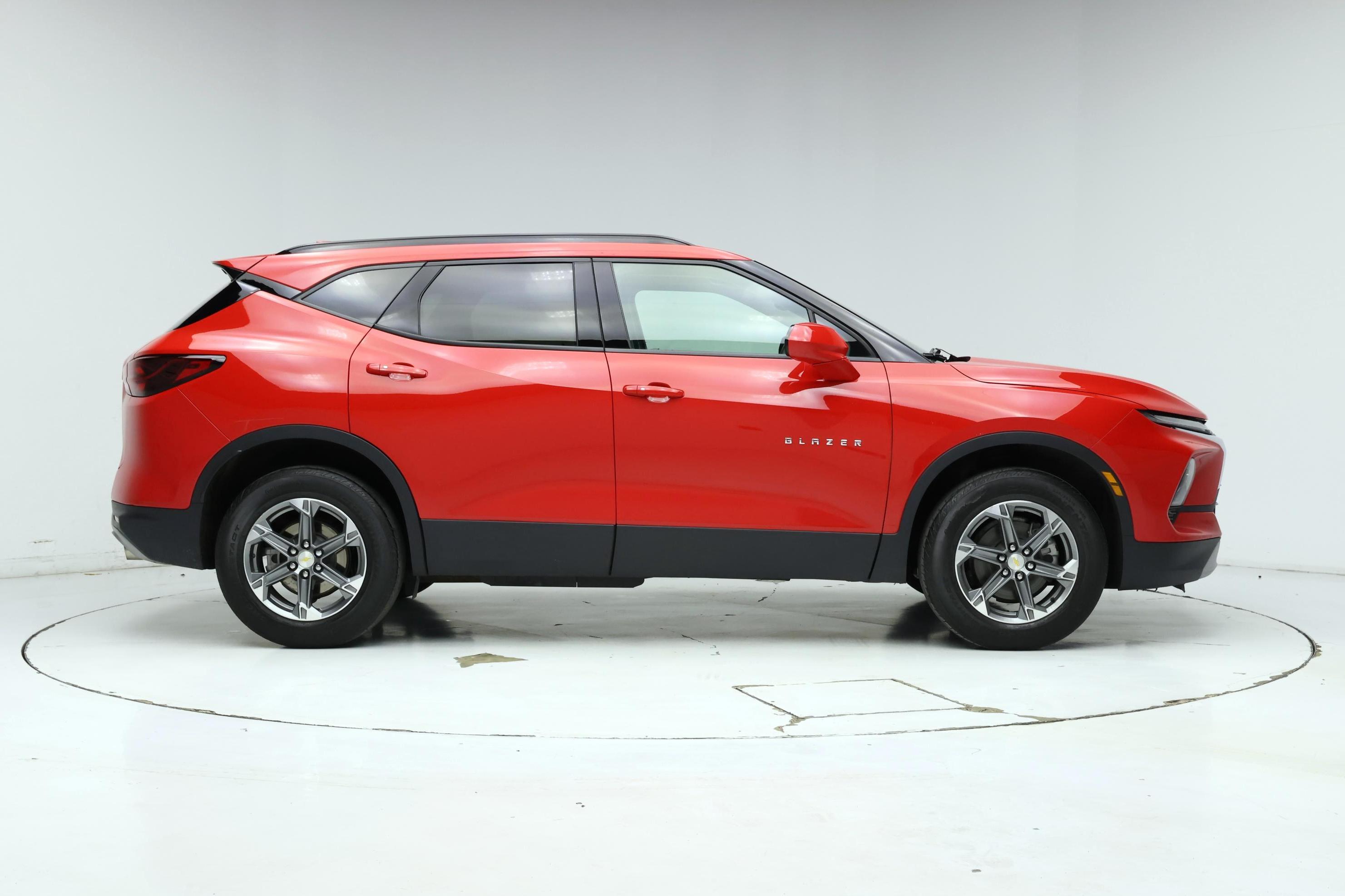 Thumbnail: 2023 Chevrolet Blazer - 7