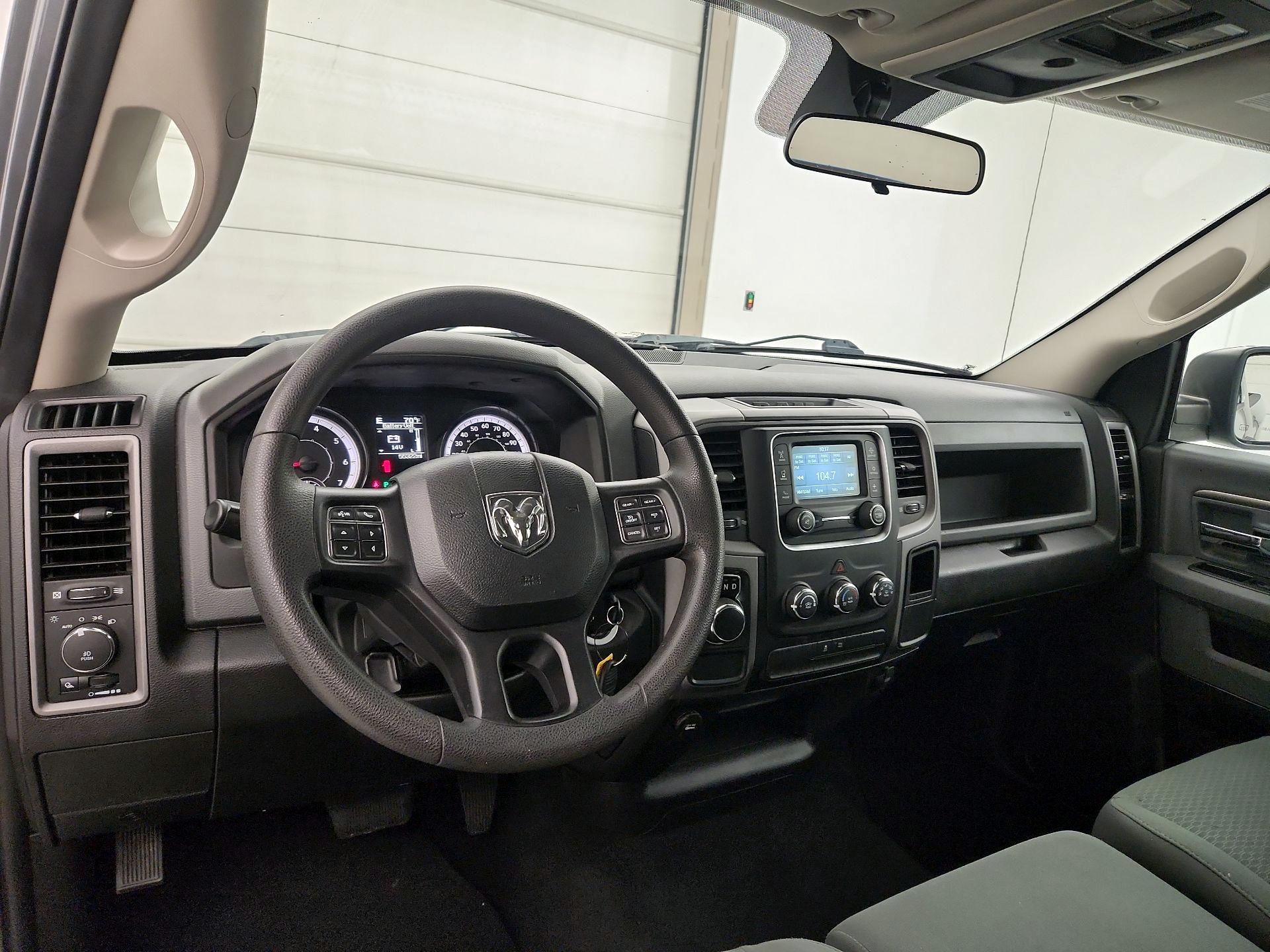 Thumbnail: 2020 RAM 1500 Classic - 9