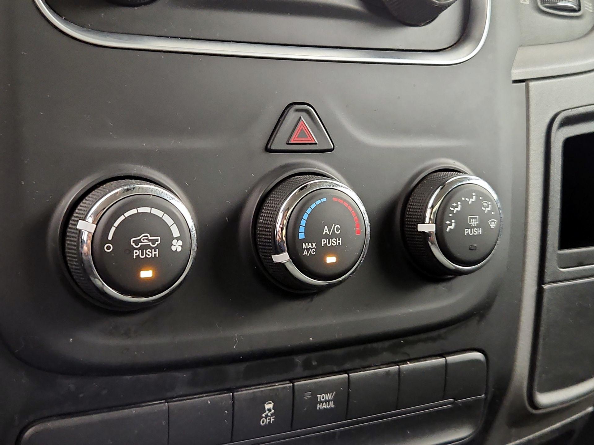 Thumbnail: 2020 RAM 1500 Classic - 16
