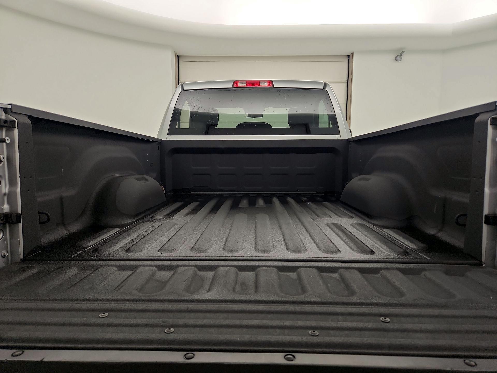 Thumbnail: 2020 RAM 1500 Classic - 18
