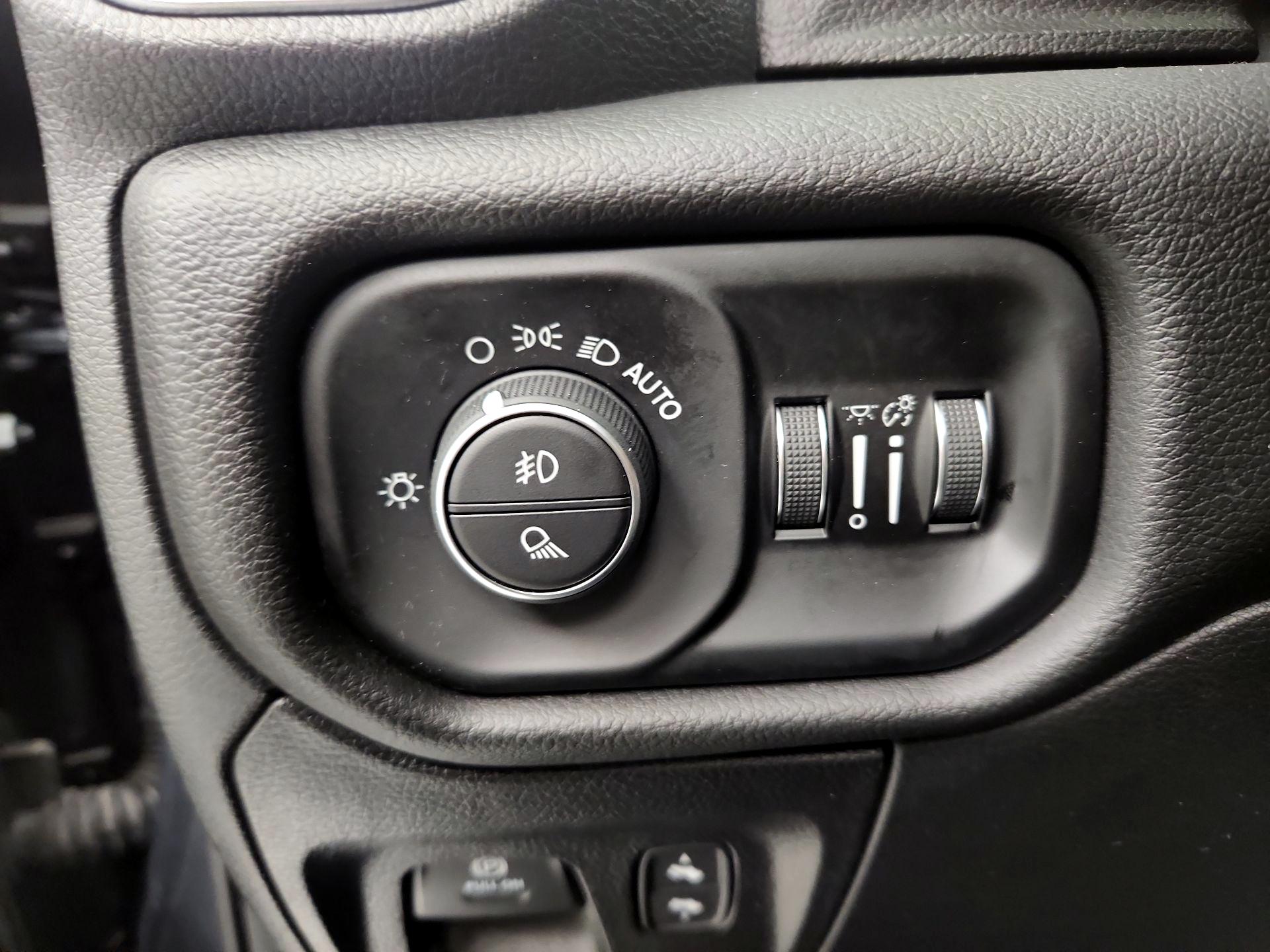 Thumbnail: 2025 RAM 1500 - 13