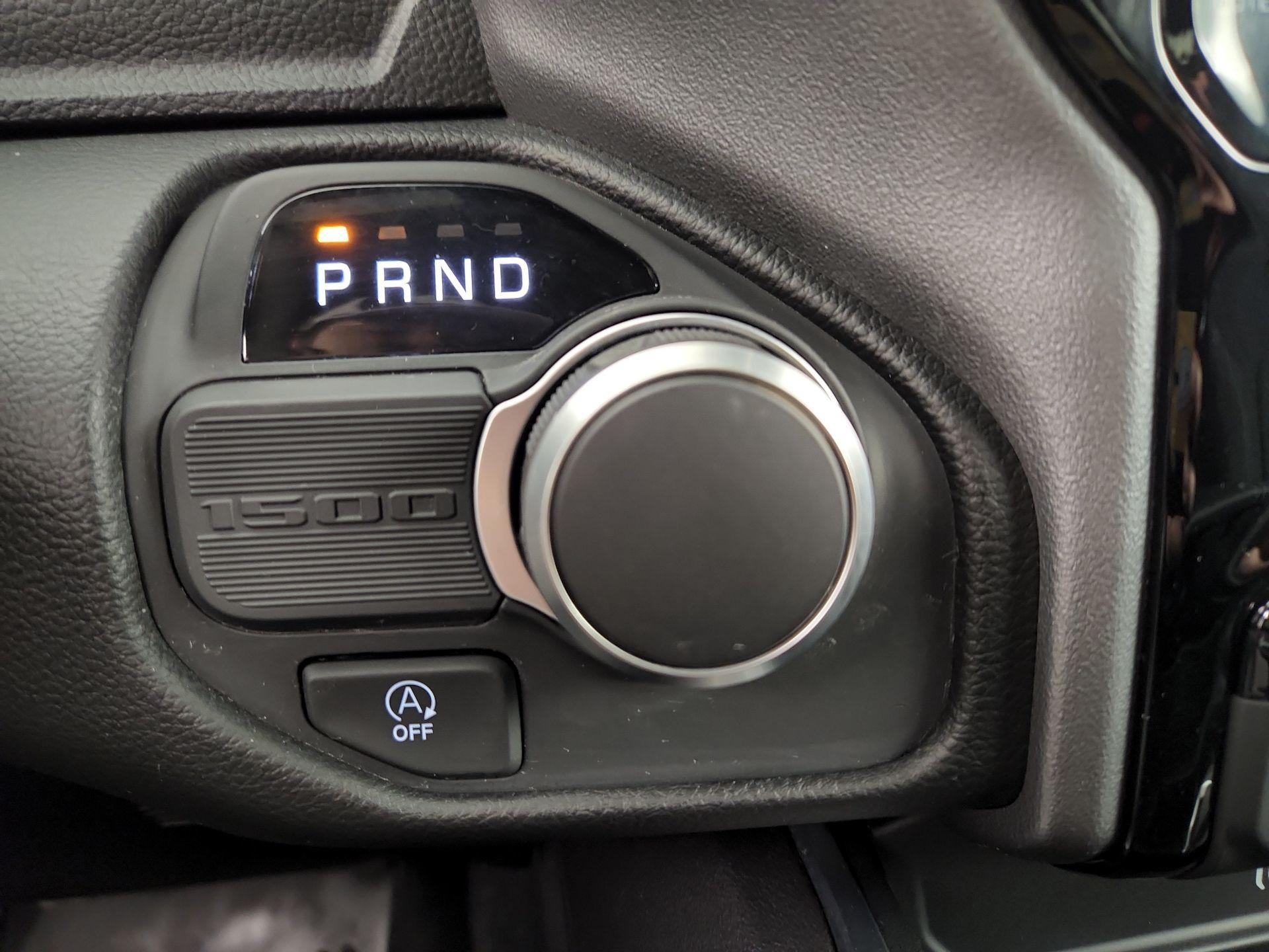 Thumbnail: 2025 RAM 1500 - 17