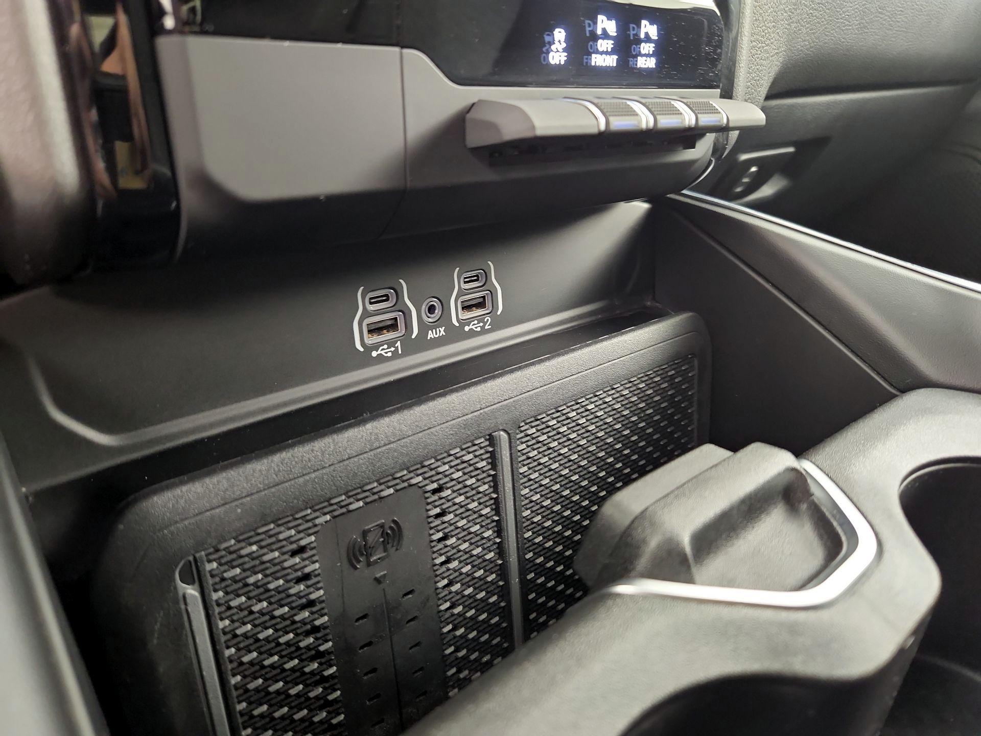 Thumbnail: 2025 RAM 1500 - 18