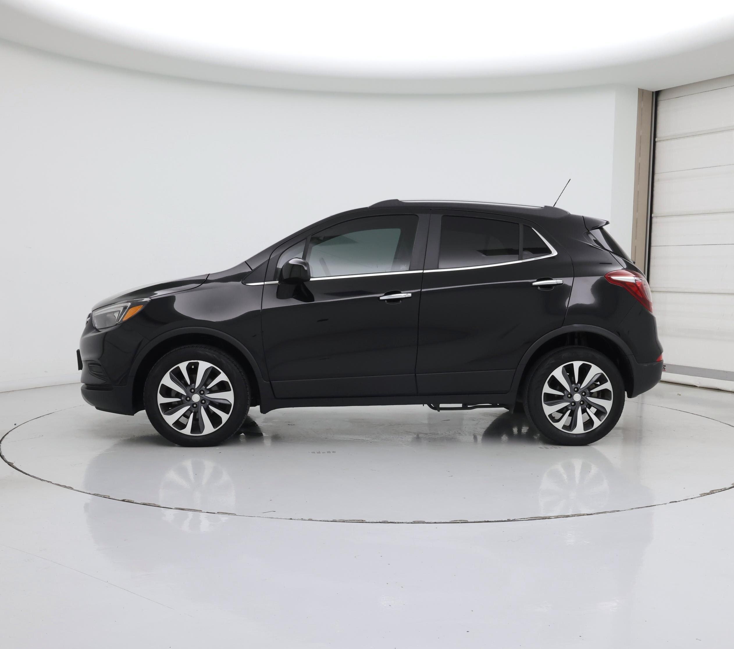 Thumbnail: 2022 Buick Encore - 3