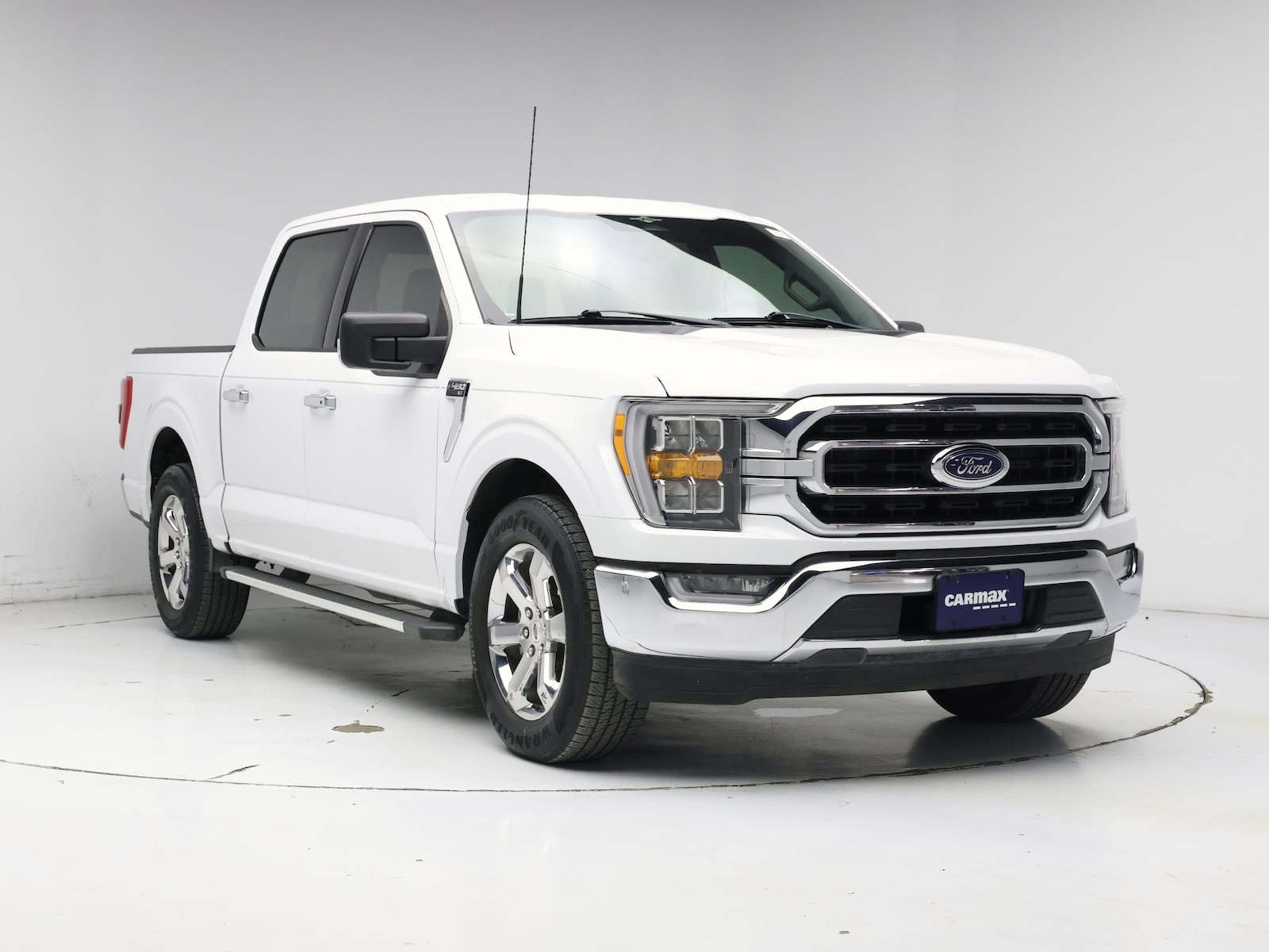 2023 Ford F-150 XLT - Photo 2