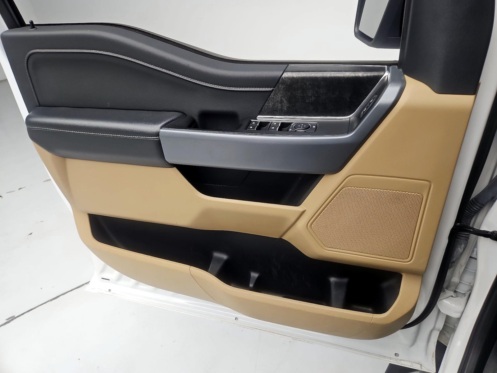 2023 Ford F-150 XLT - Photo 13