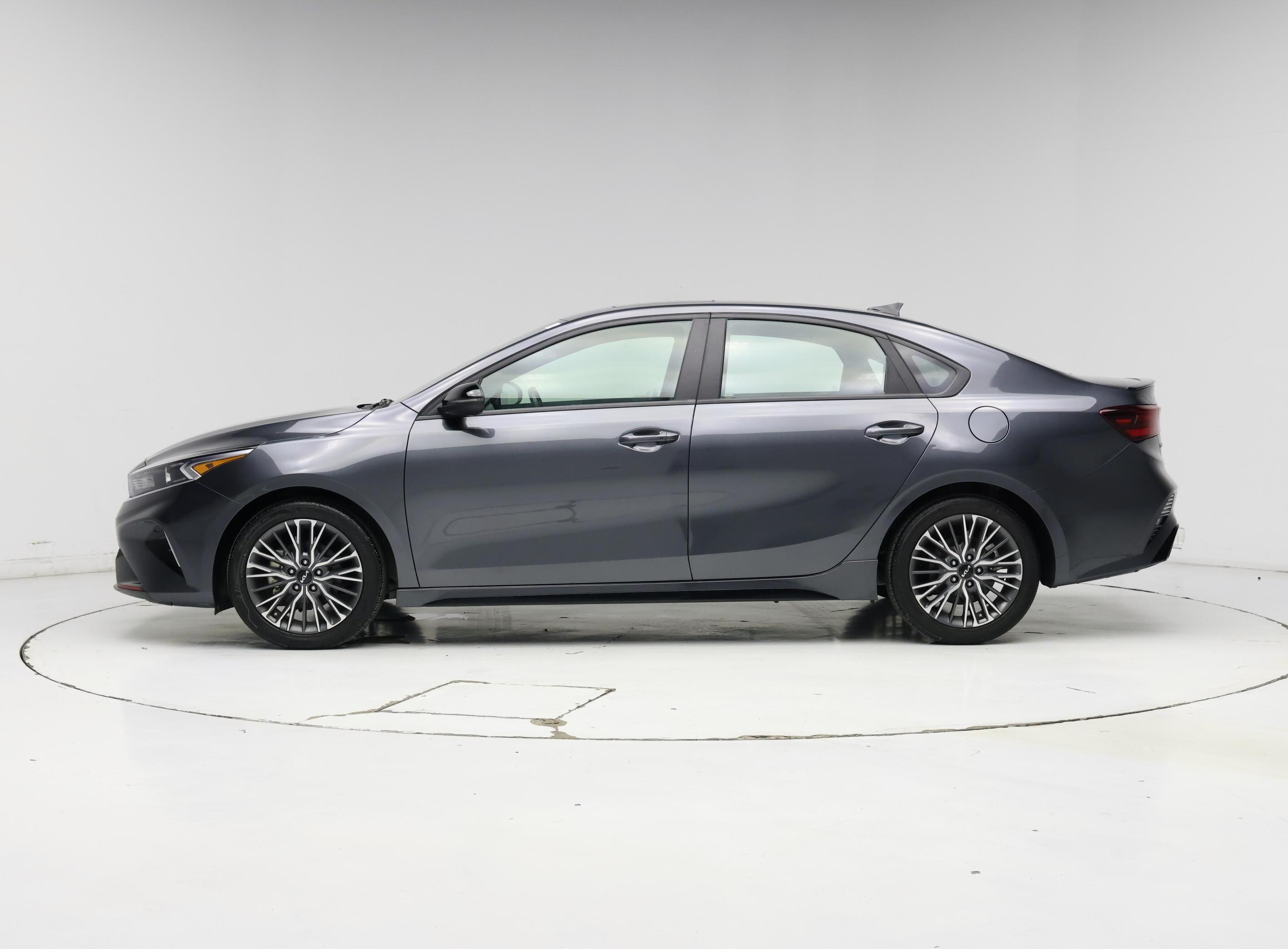Thumbnail: 2024 Kia Forte - 3