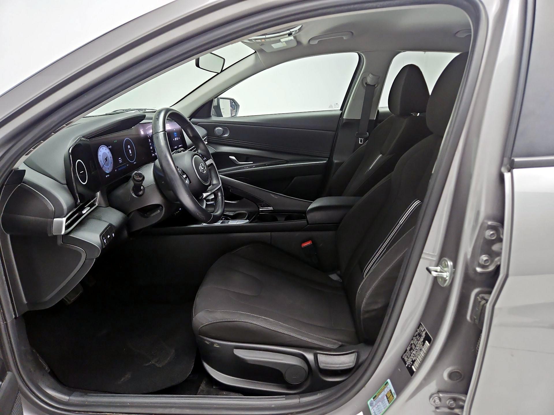 Thumbnail: 2023 Hyundai Elantra - 11