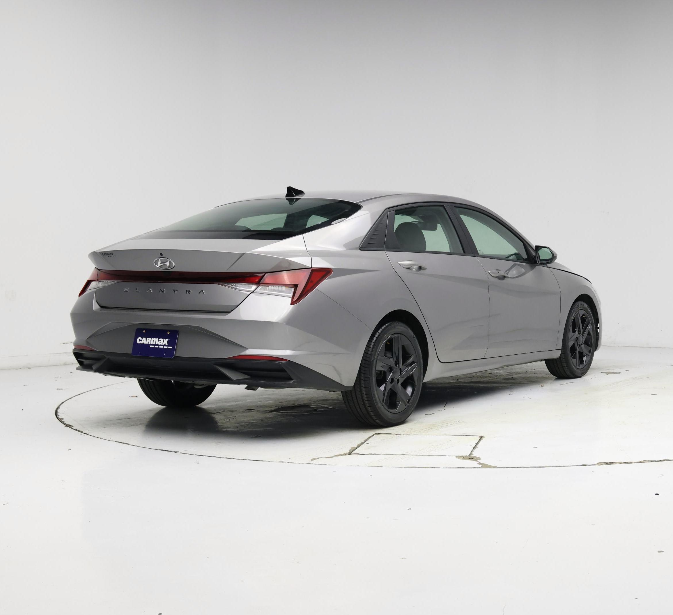 Thumbnail: 2023 Hyundai Elantra - 8