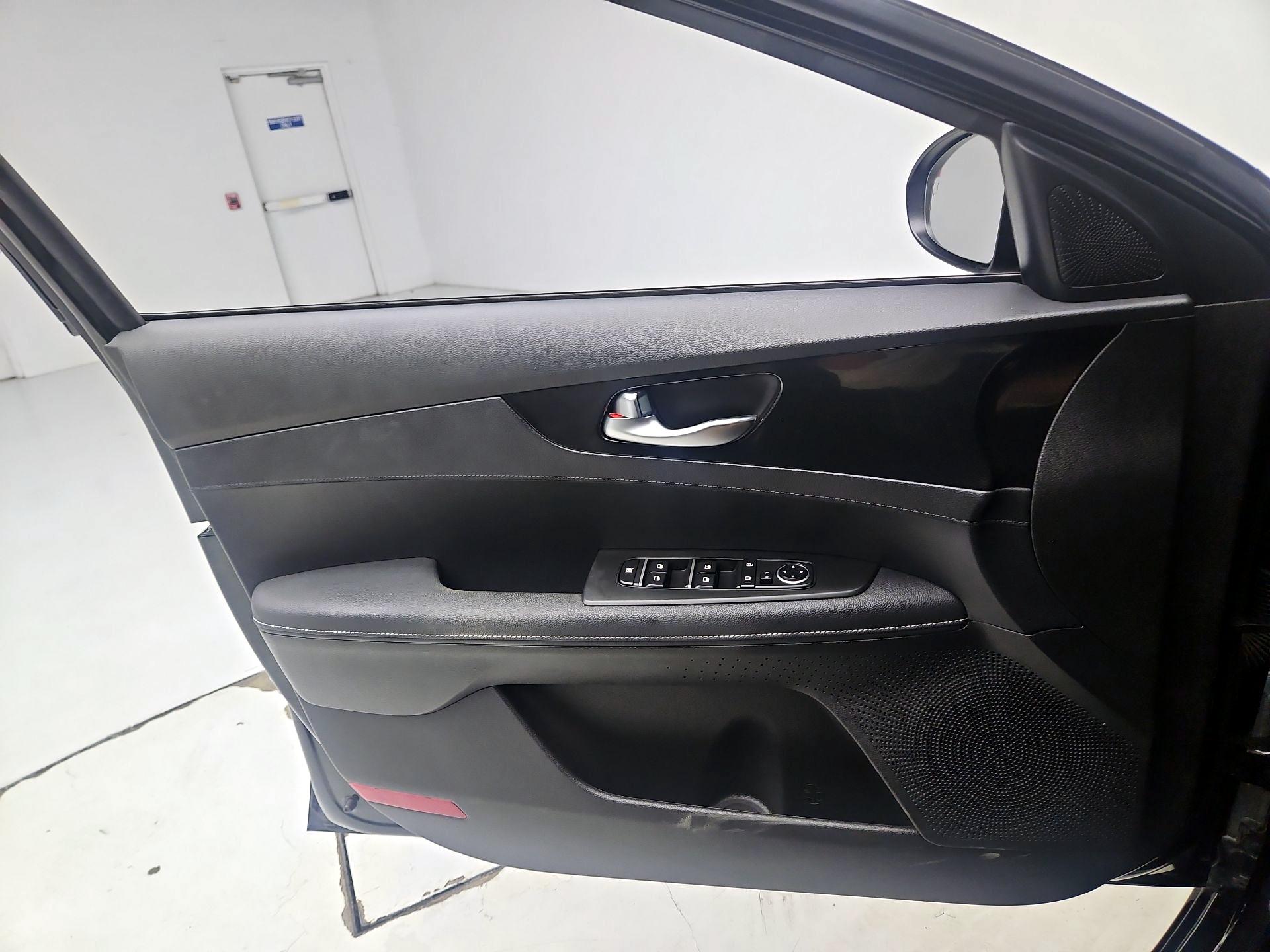 Thumbnail: 2023 Kia Forte - 12