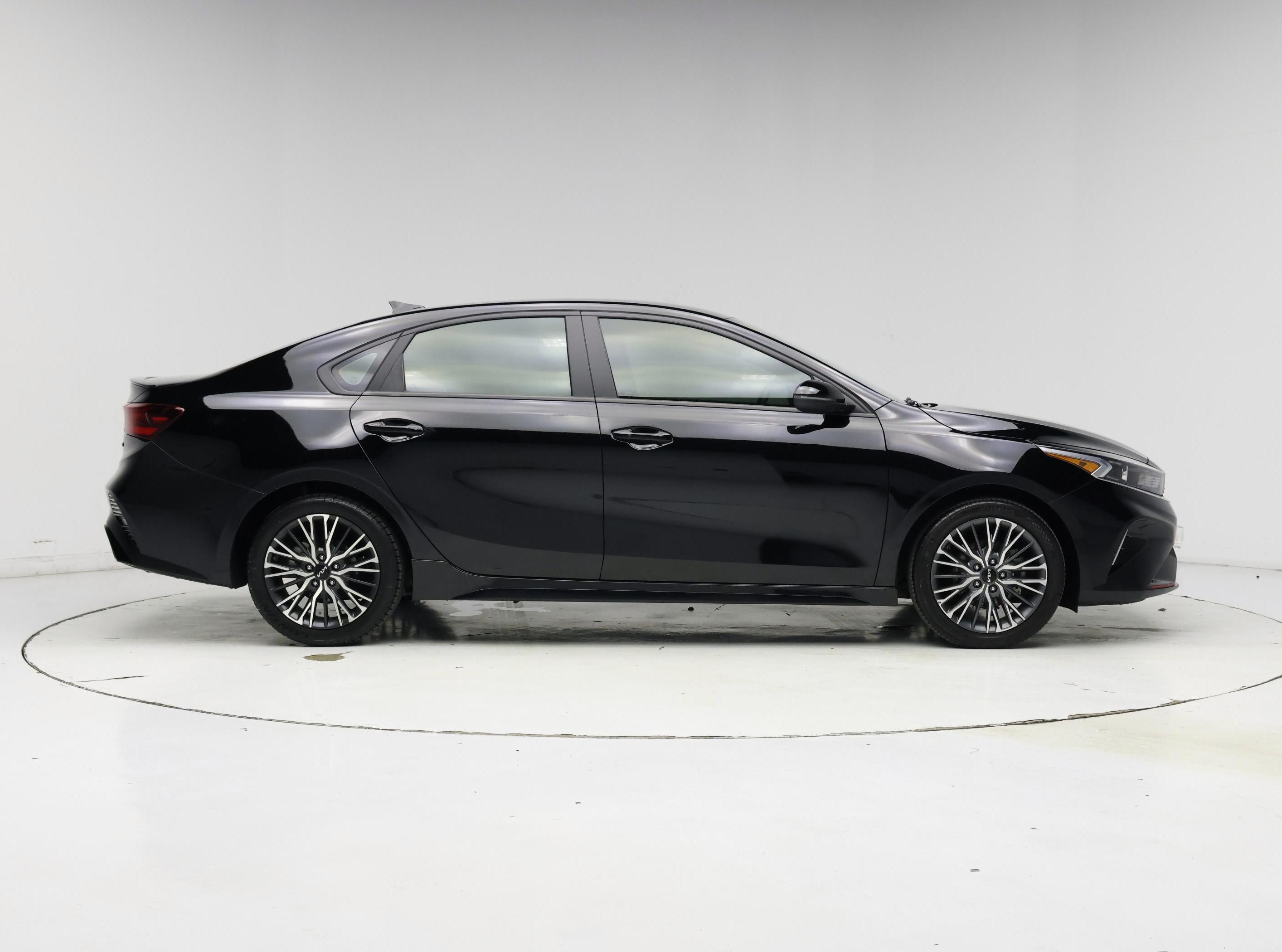 Thumbnail: 2023 Kia Forte - 7