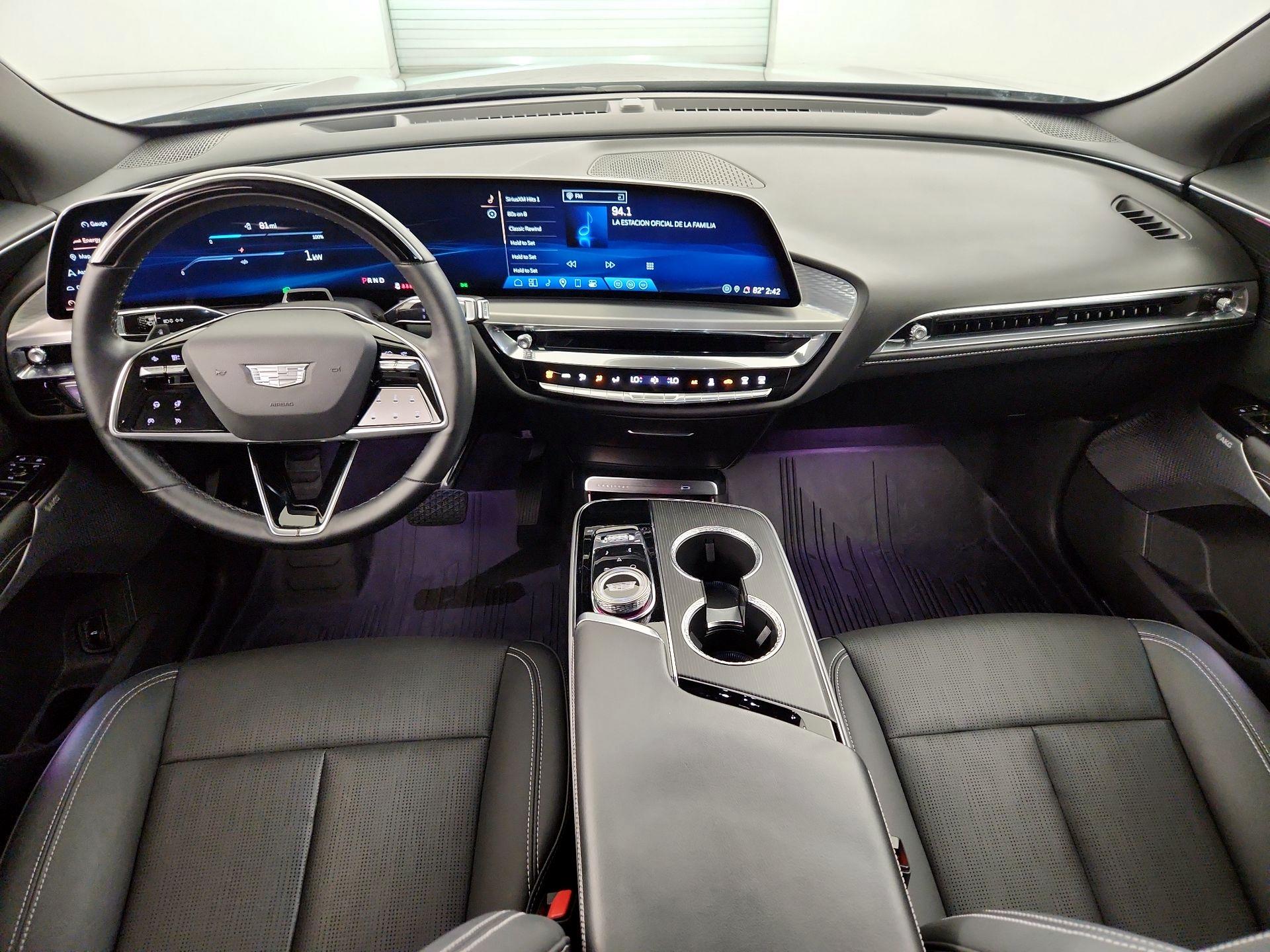 Thumbnail: 2024 Cadillac Lyriq - 9