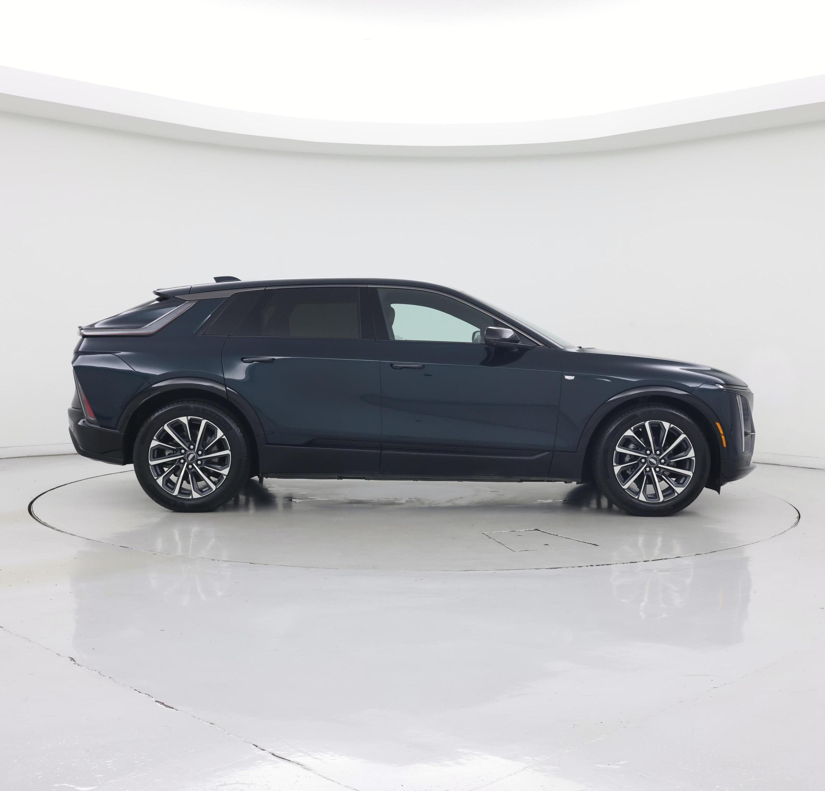 Thumbnail: 2024 Cadillac Lyriq - 7