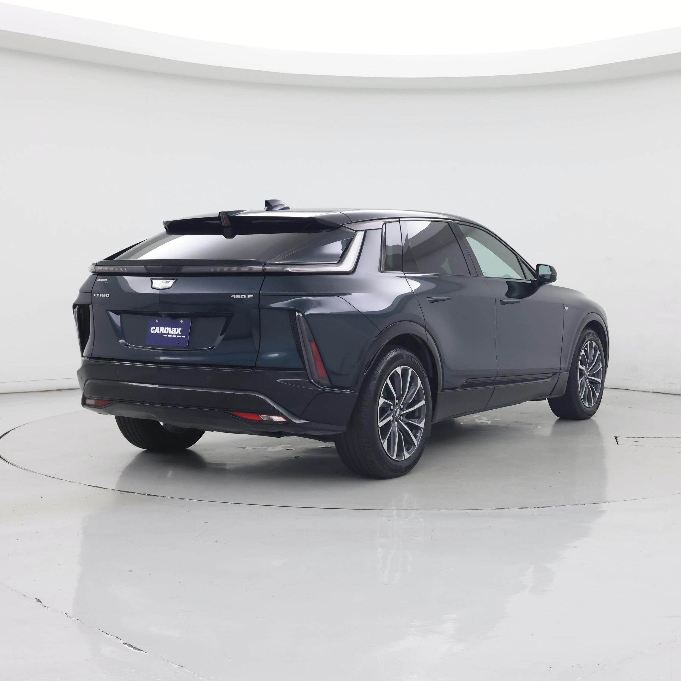 Thumbnail: 2024 Cadillac Lyriq - 8