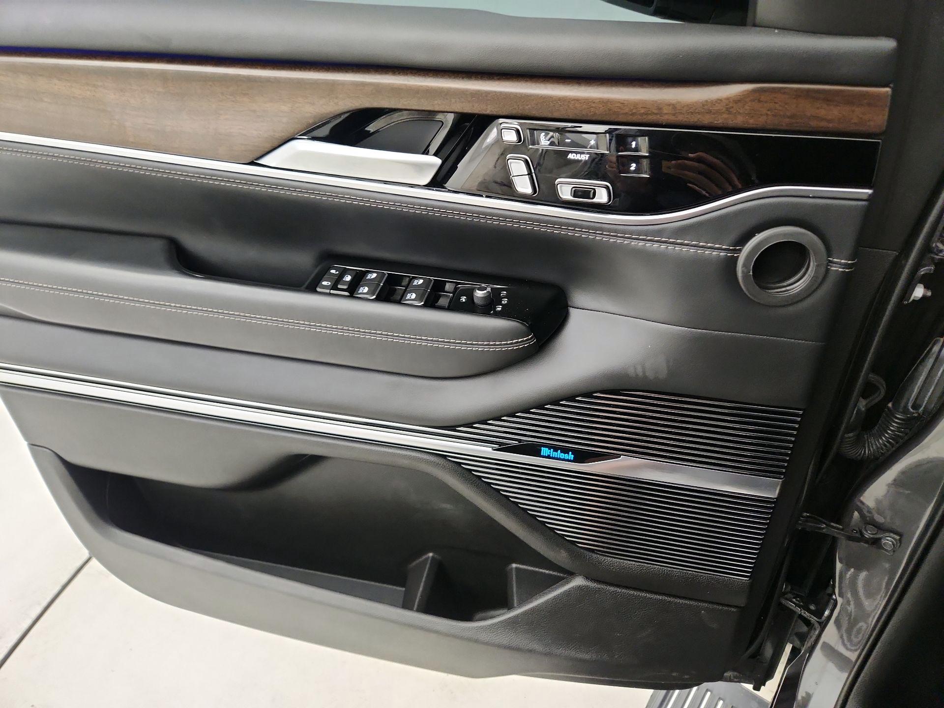 Thumbnail: 2023 Jeep Grand Wagoneer - 10