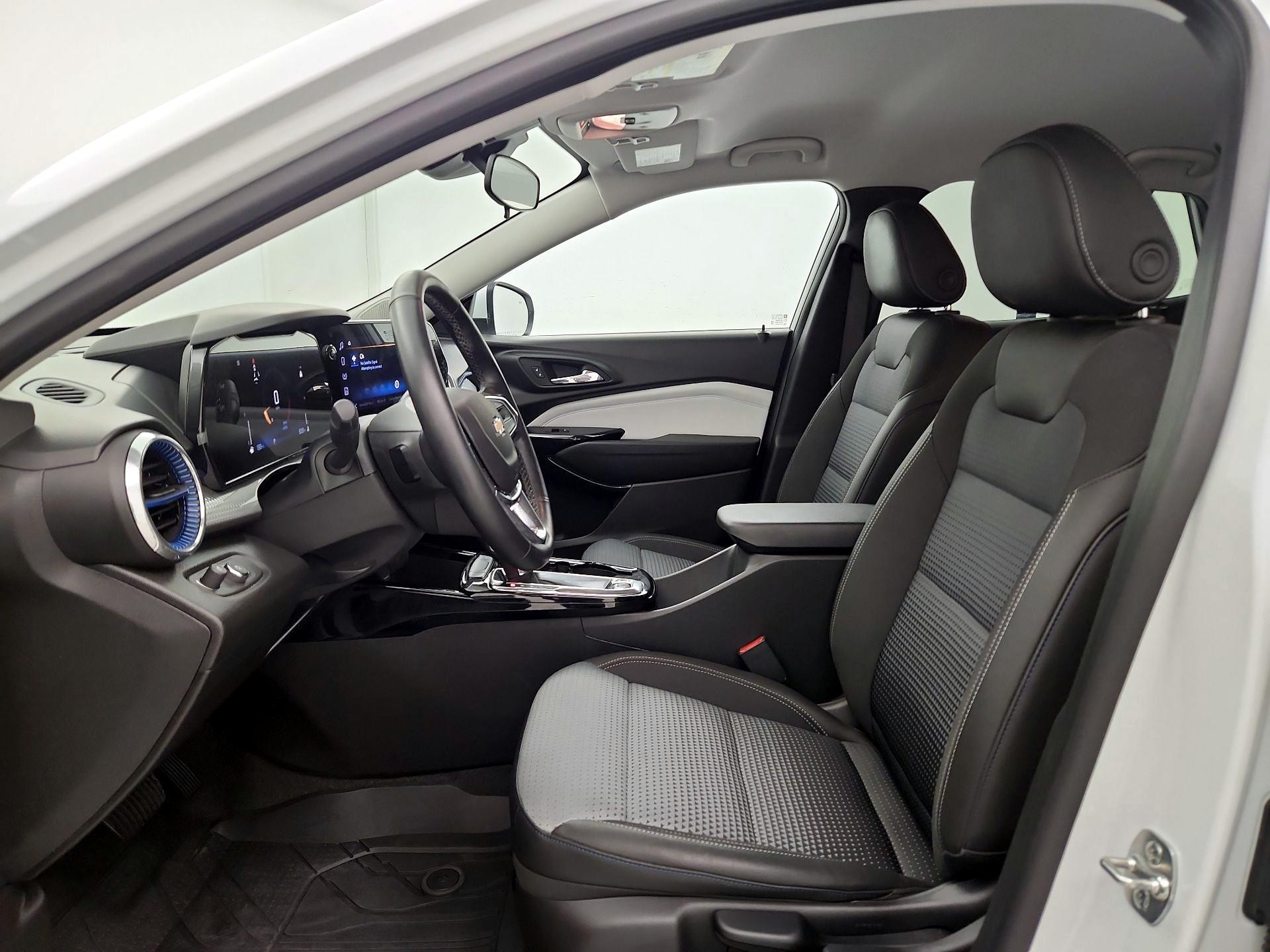 Thumbnail: 2025 Chevrolet Trax - 11