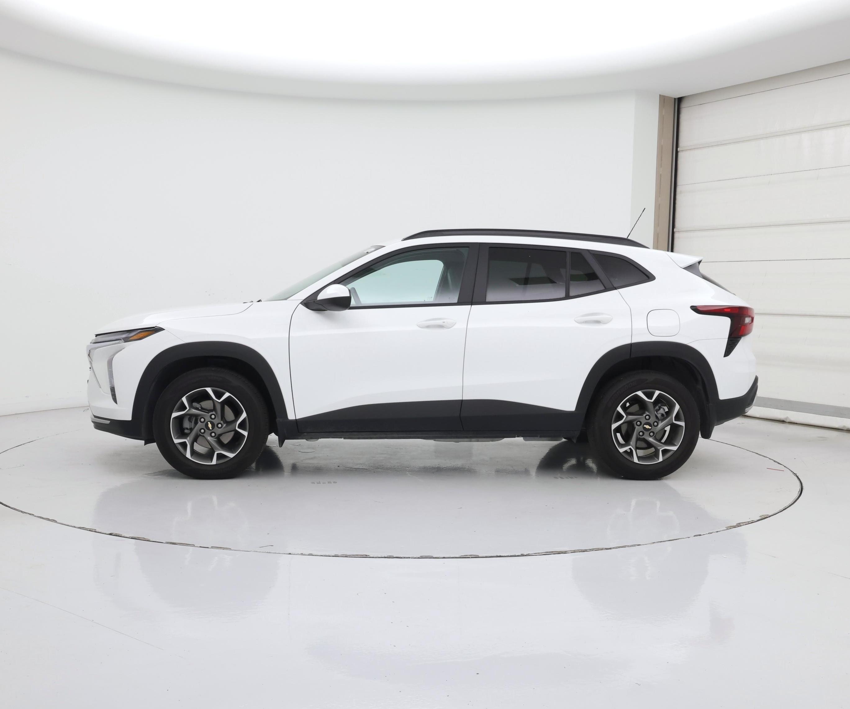 Thumbnail: 2025 Chevrolet Trax - 3