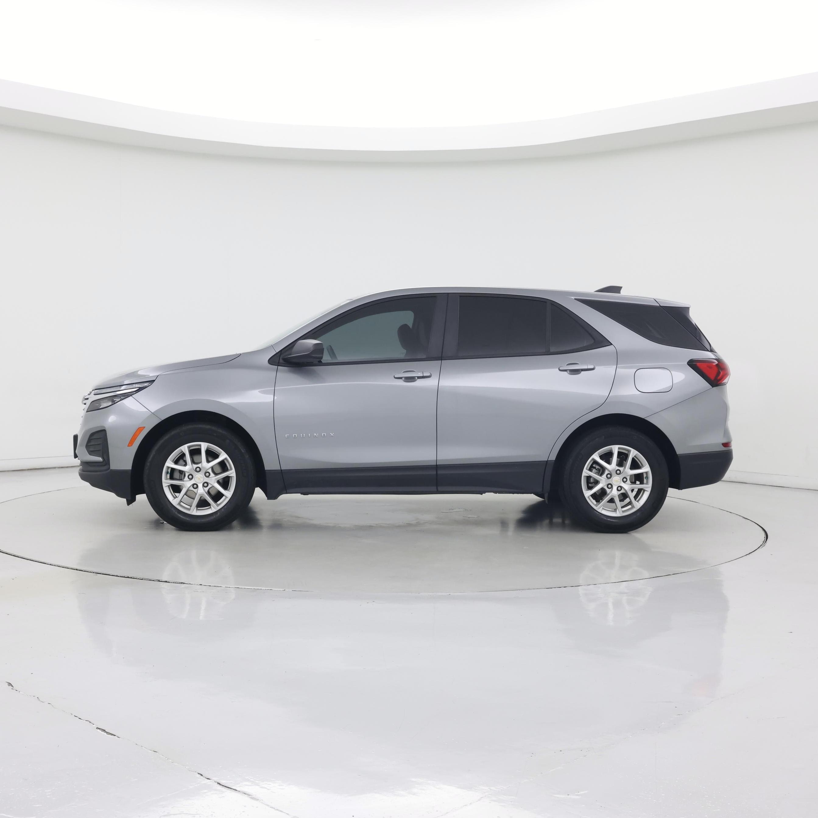 Thumbnail: 2023 Chevrolet Equinox - 3