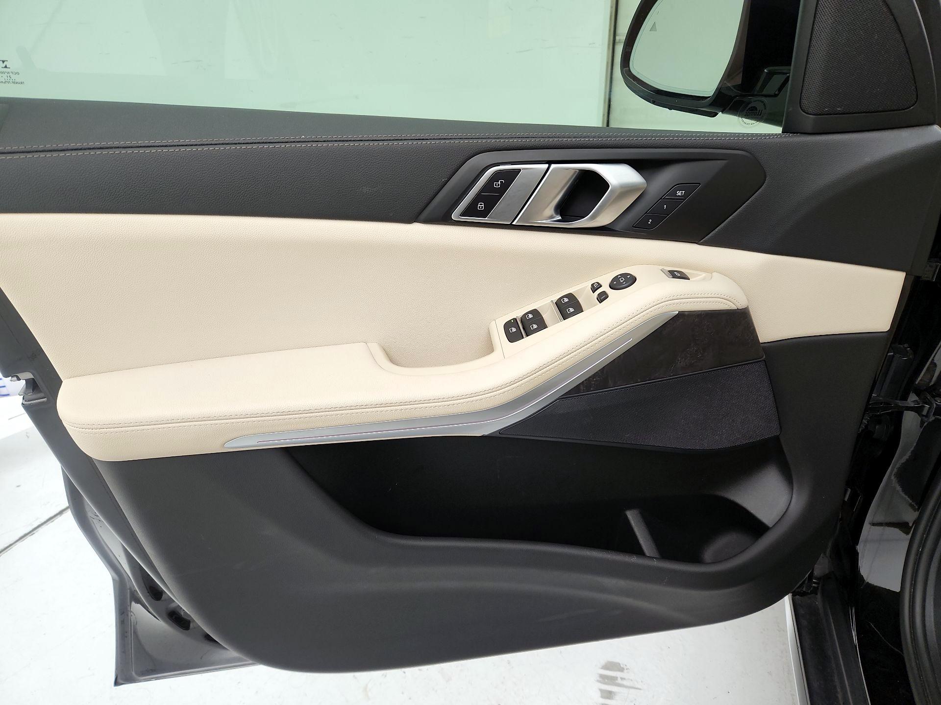 Thumbnail: 2022 BMW X5 - 12