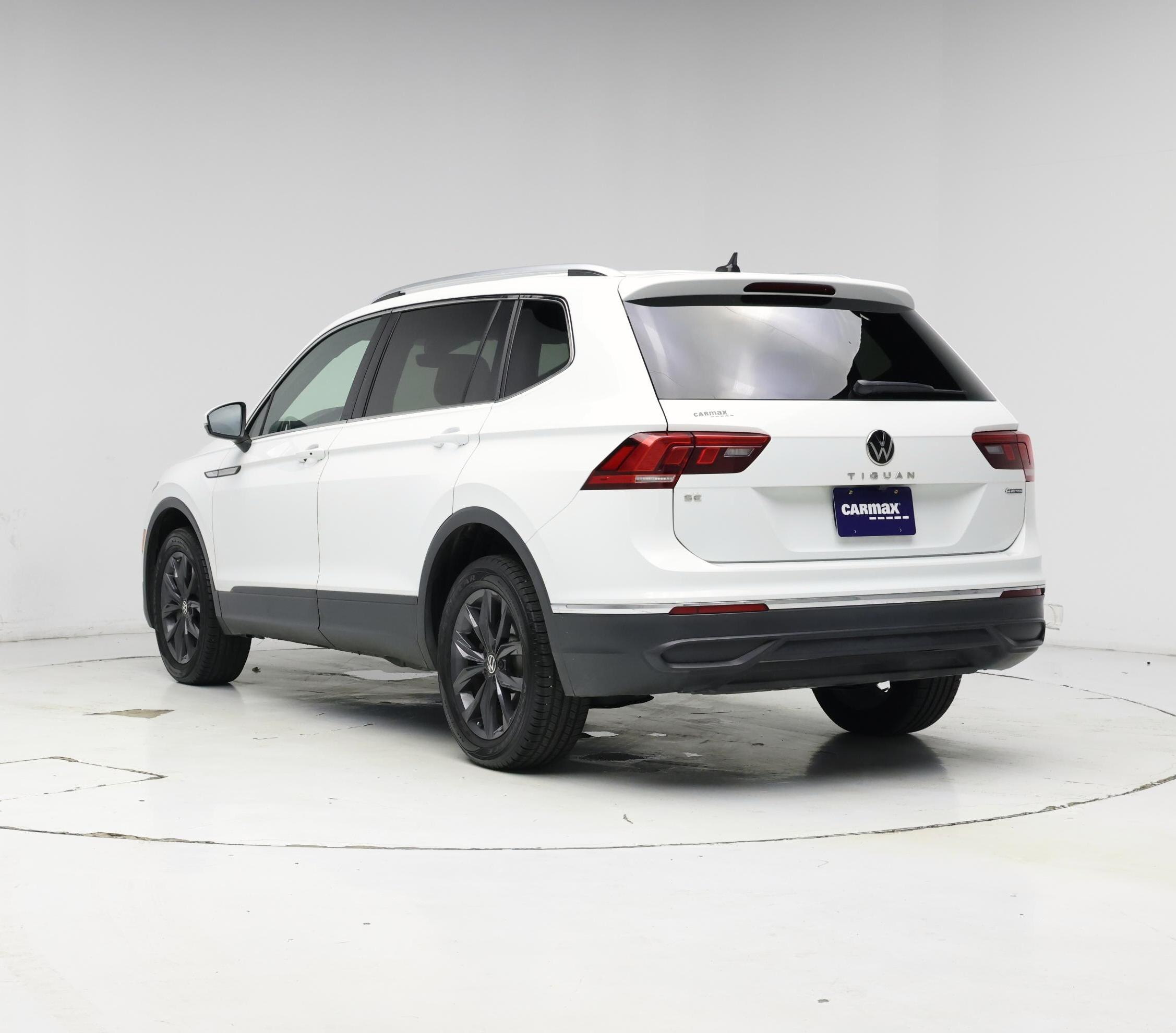 Thumbnail: 2022 Volkswagen Tiguan - 2