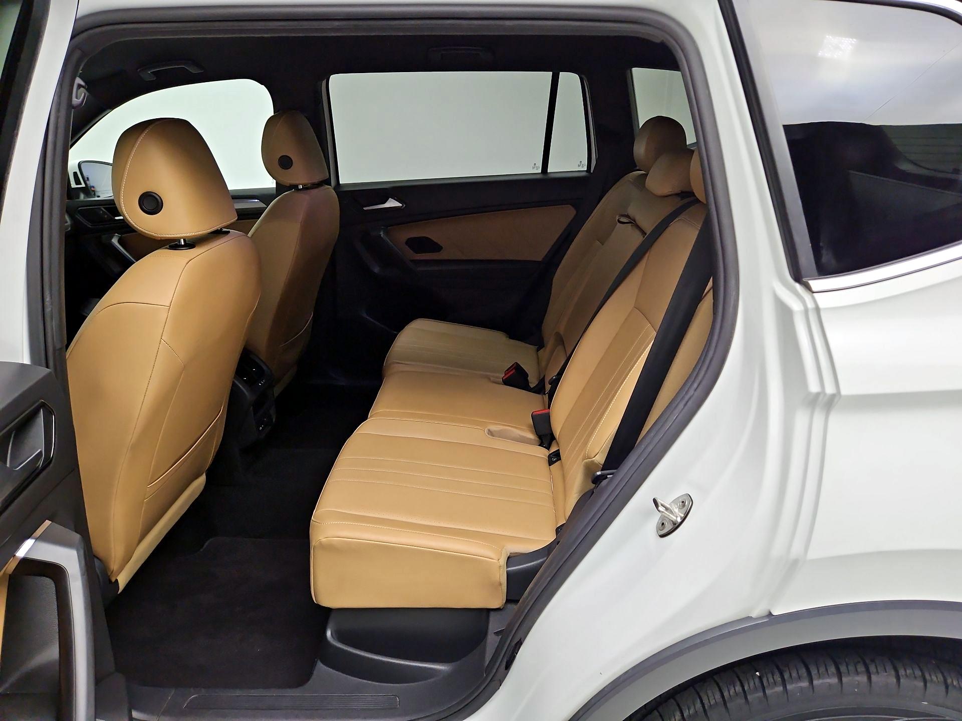 Thumbnail: 2022 Volkswagen Tiguan - 19