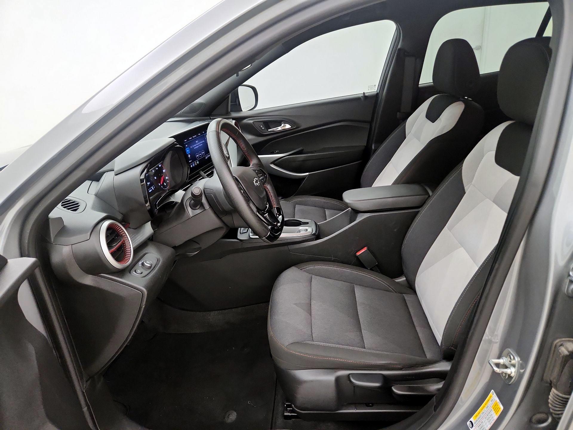 Thumbnail: 2025 Chevrolet Trax - 11