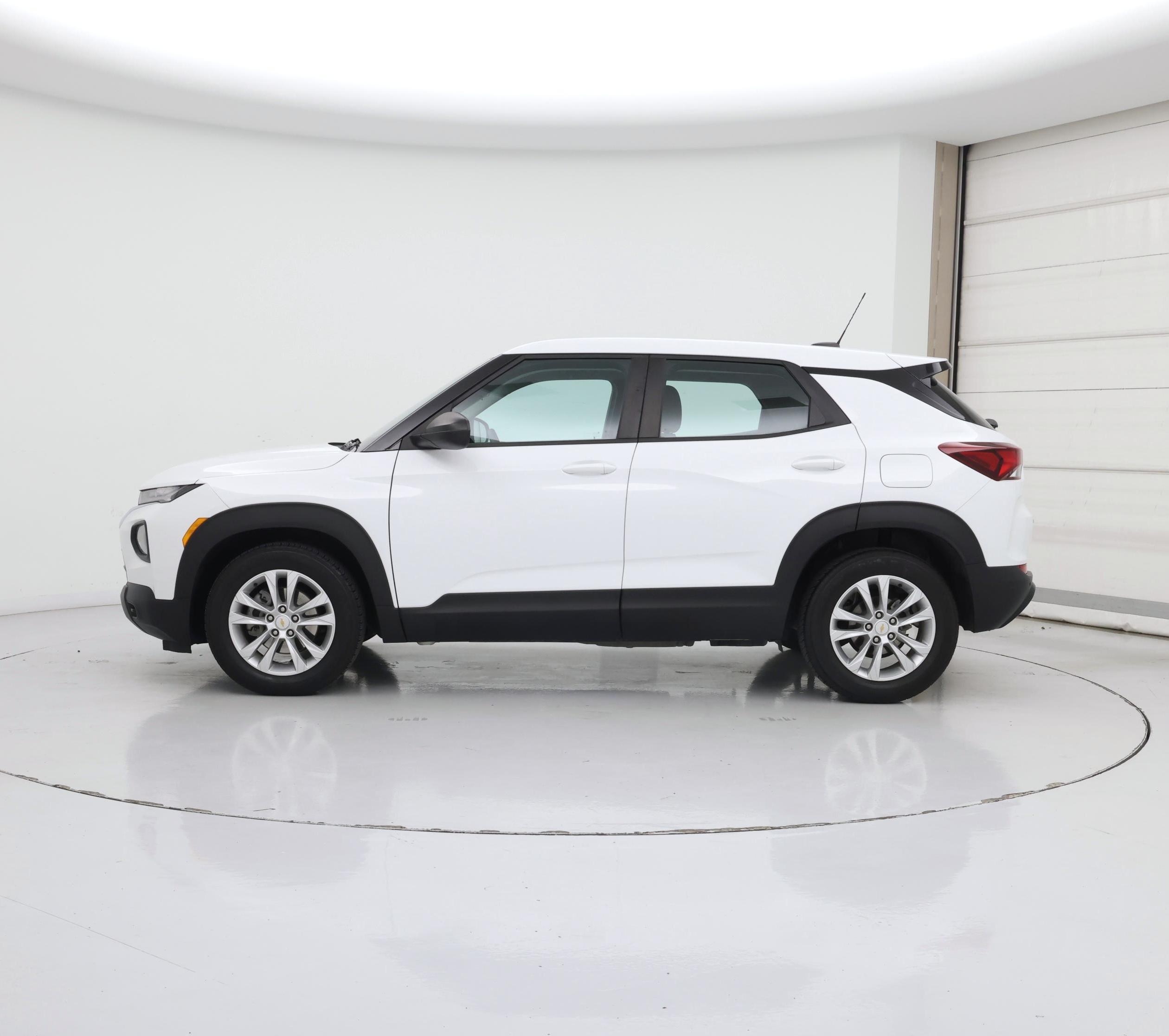 Thumbnail: 2021 Chevrolet TrailBlazer - 3