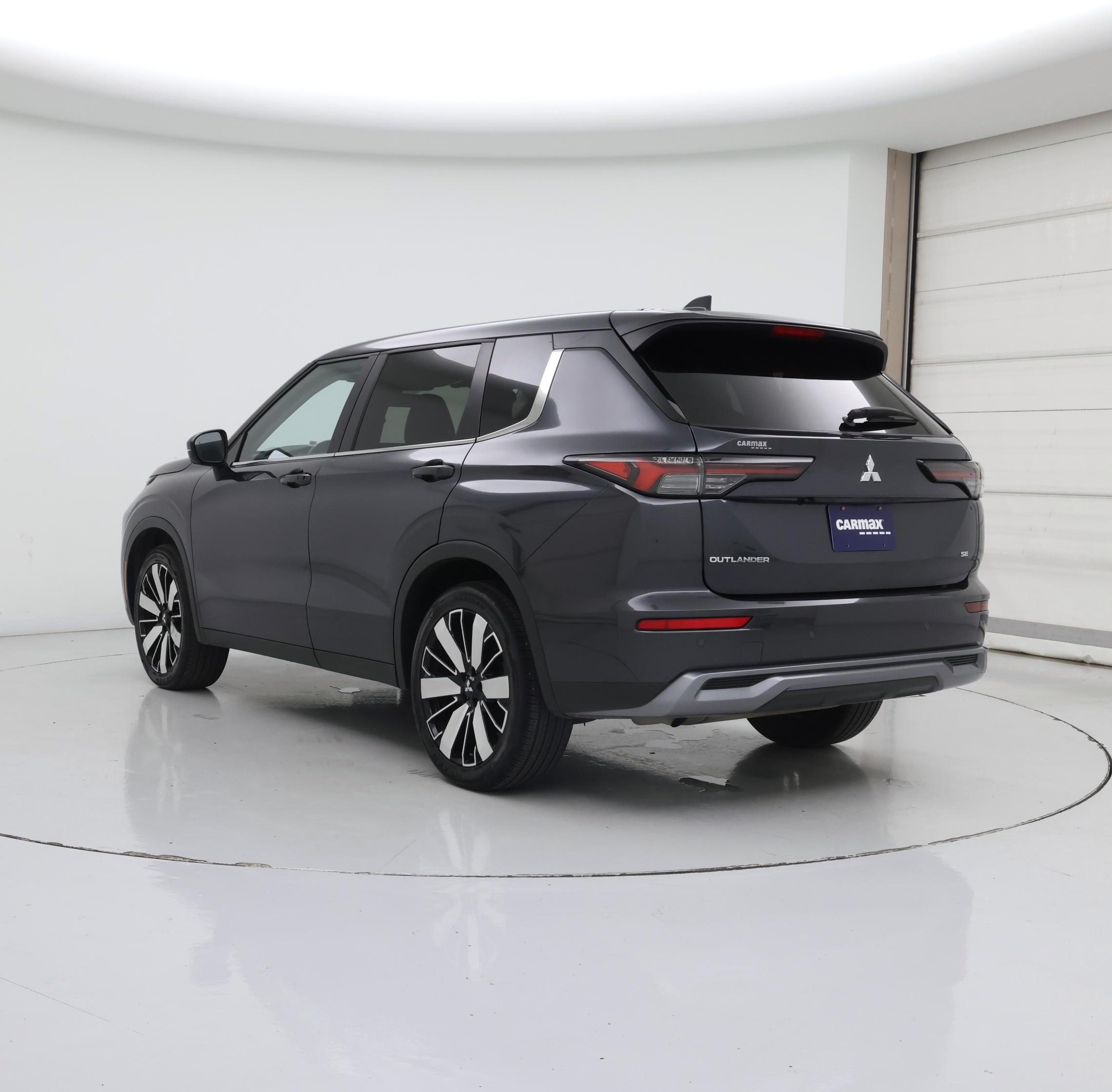 Thumbnail: 2025 Mitsubishi Outlander - 2