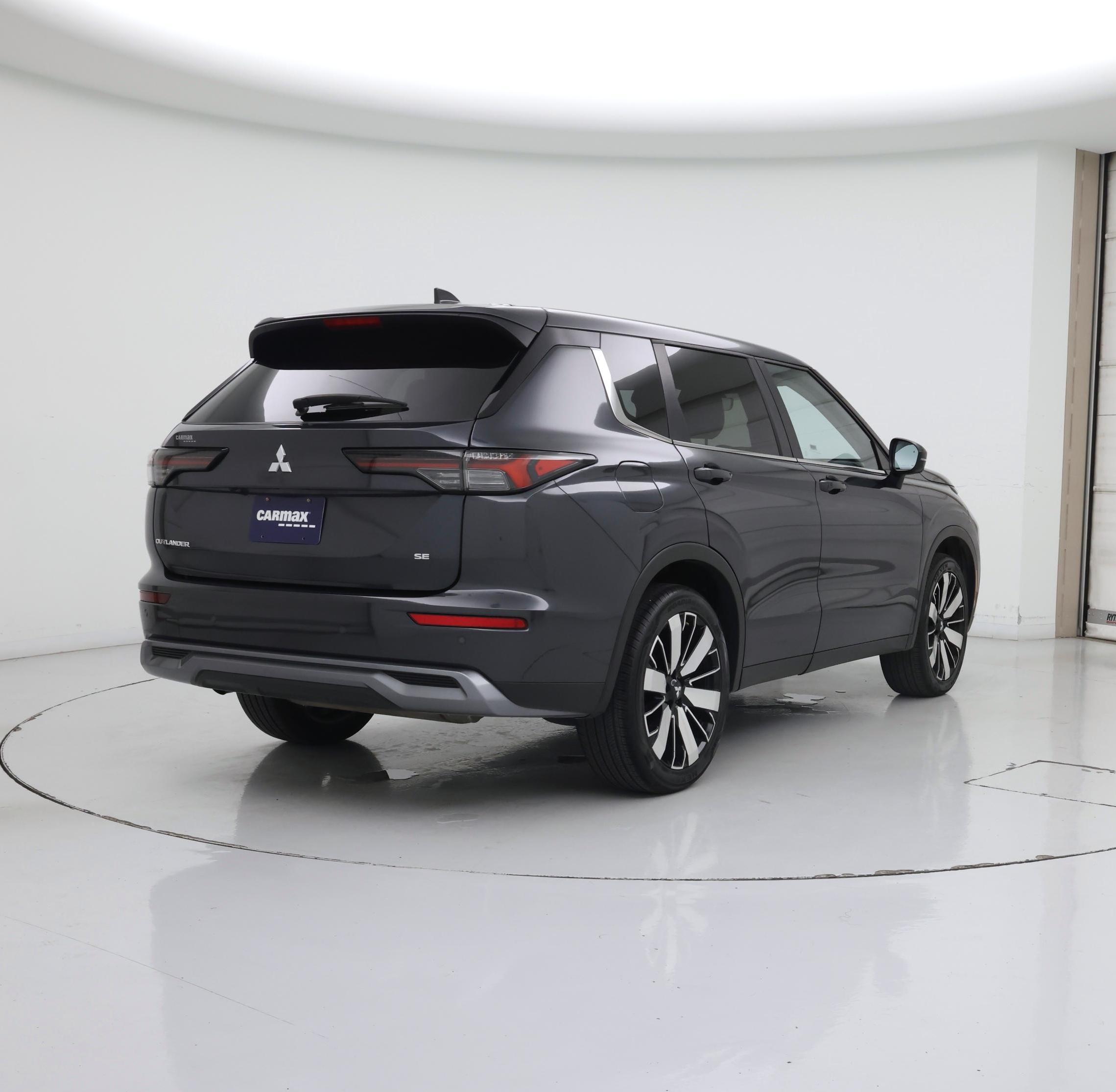 Thumbnail: 2025 Mitsubishi Outlander - 8