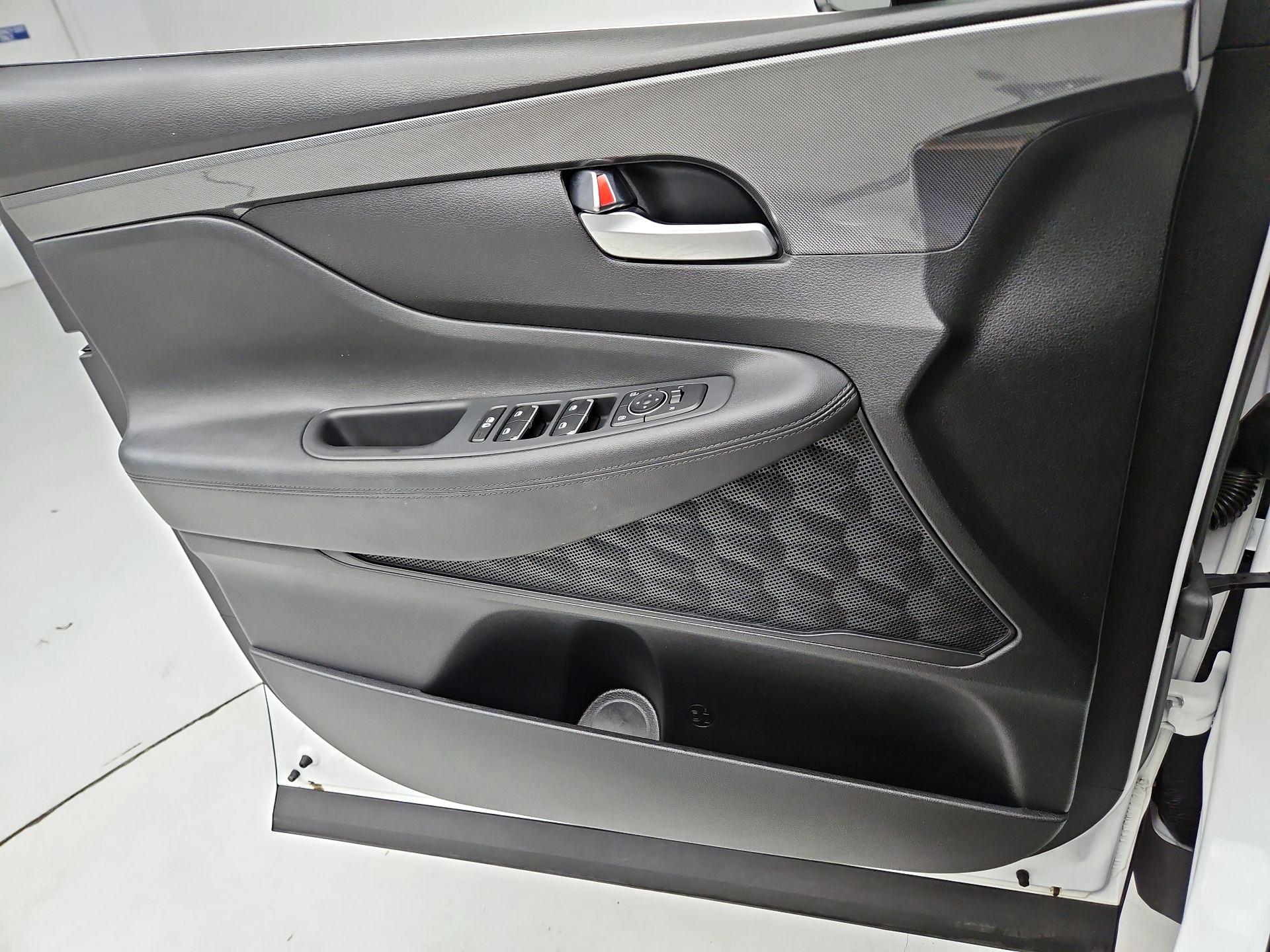 Thumbnail: 2023 Hyundai Santa Fe - 12