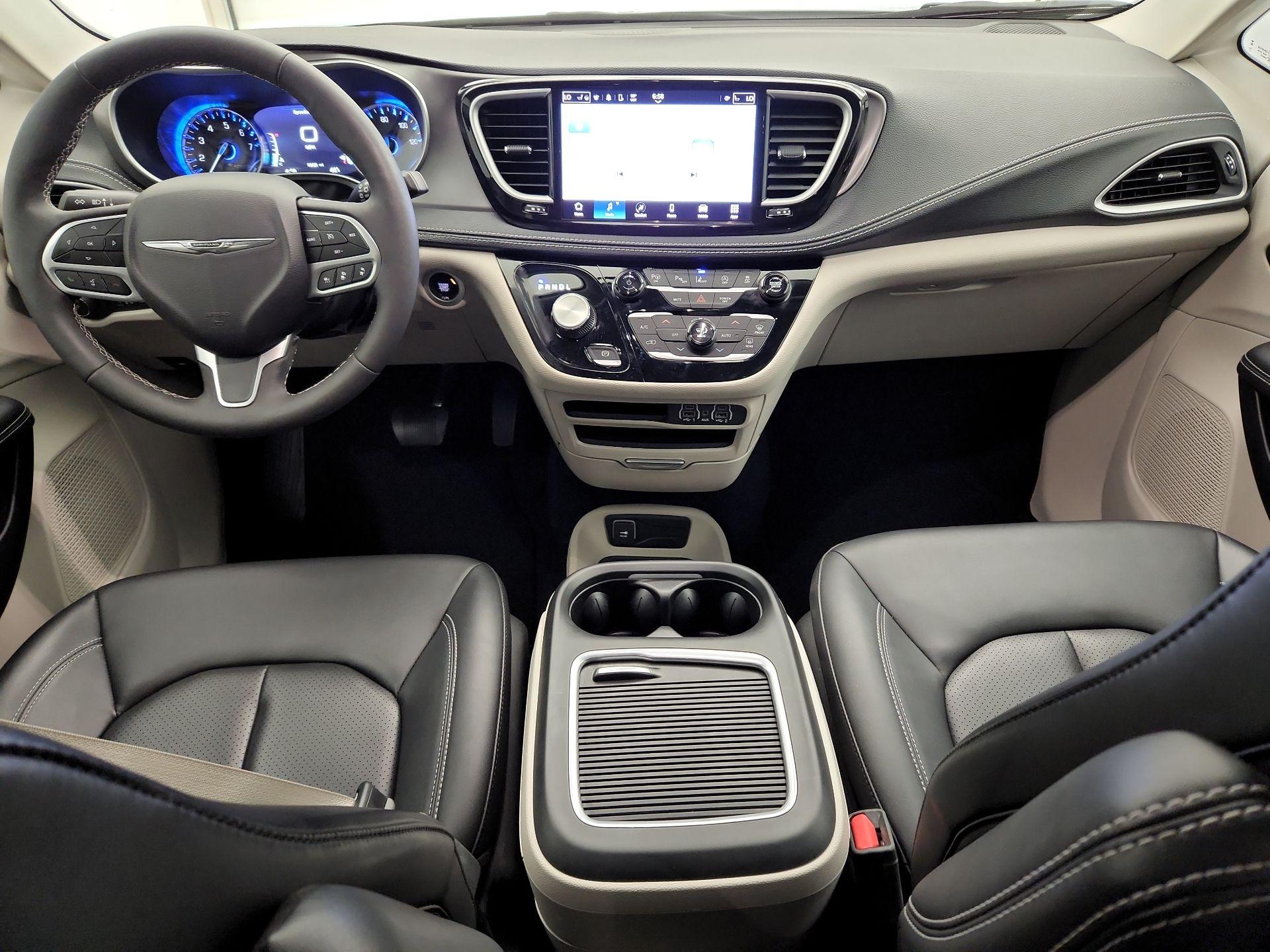Thumbnail: 2024 Chrysler Pacifica - 9