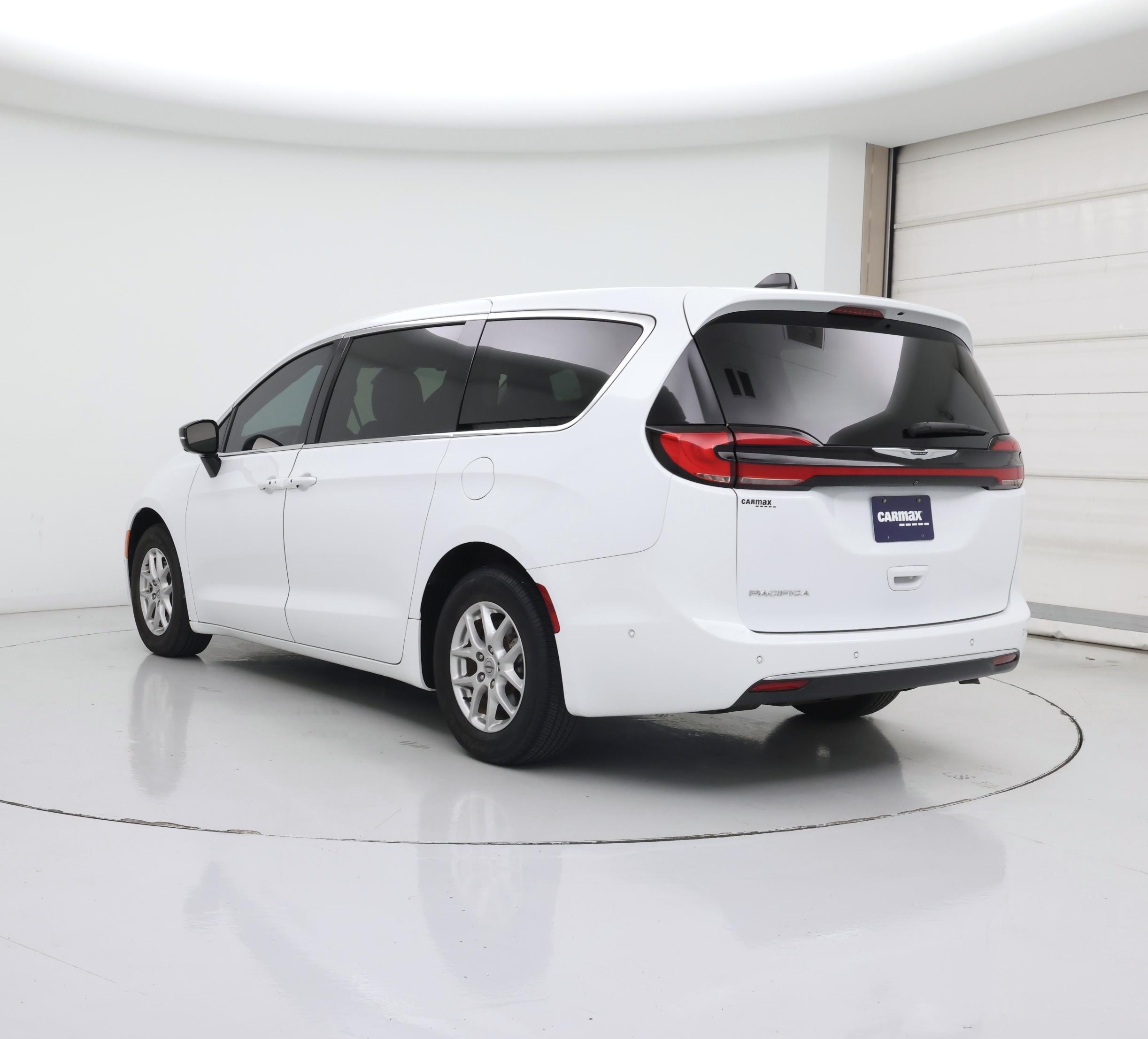 Thumbnail: 2024 Chrysler Pacifica - 2