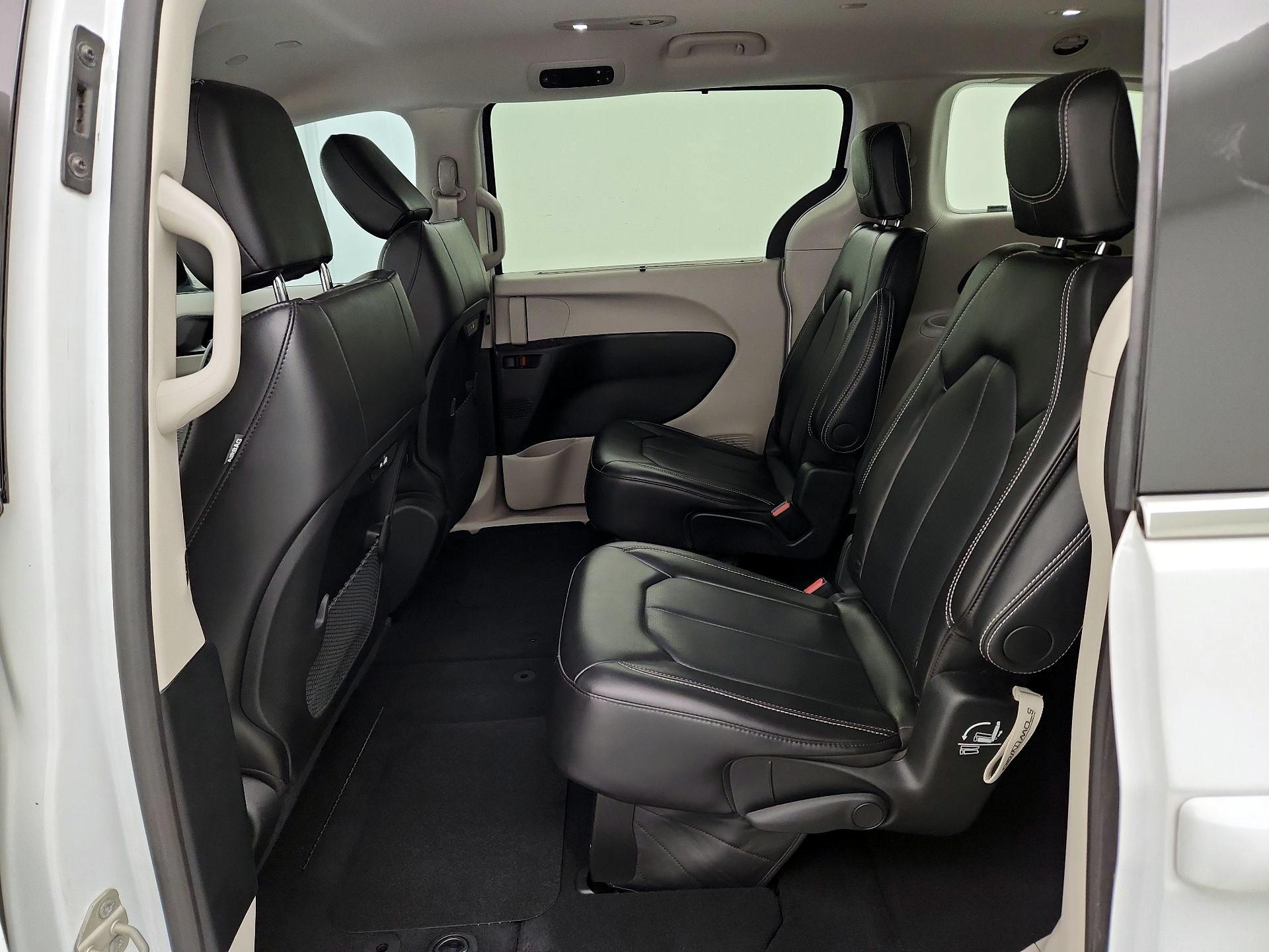 Thumbnail: 2024 Chrysler Pacifica - 19