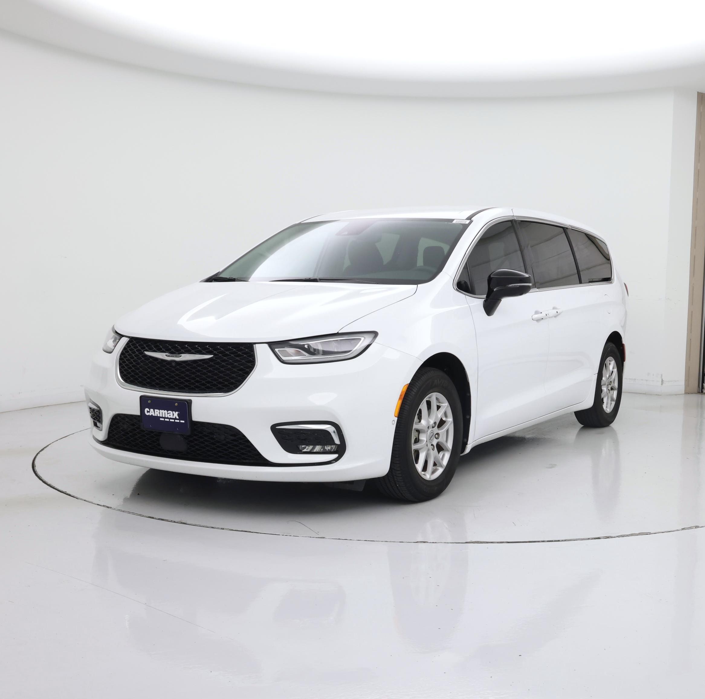 Thumbnail: 2024 Chrysler Pacifica - 4