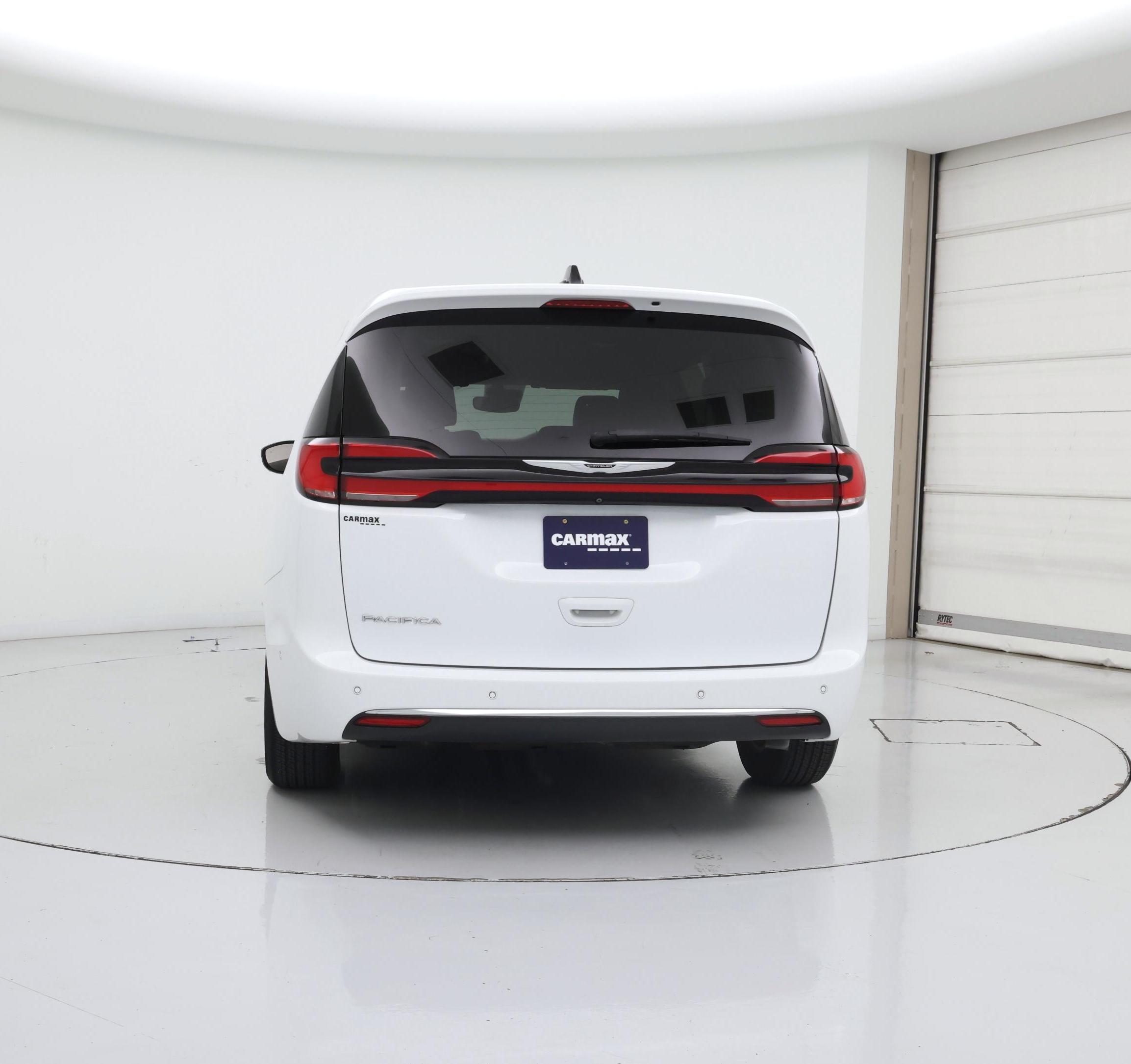 Thumbnail: 2024 Chrysler Pacifica - 6