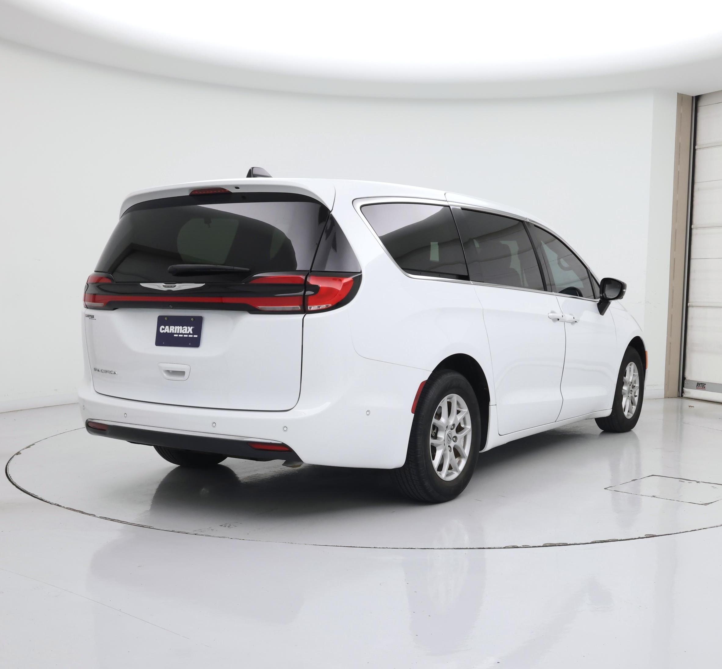 Thumbnail: 2024 Chrysler Pacifica - 8
