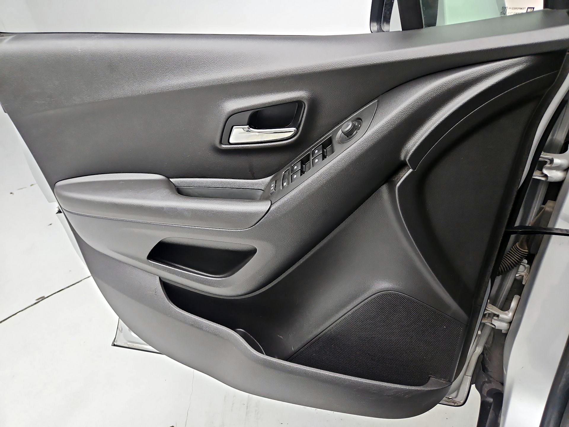 Thumbnail: 2020 Chevrolet Trax - 12