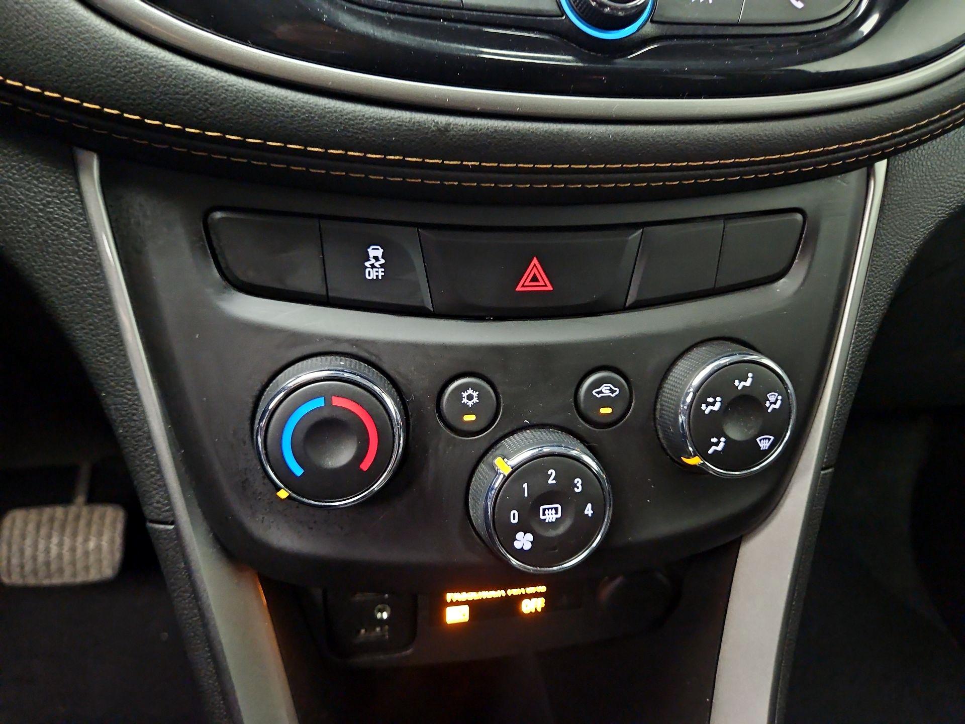 Thumbnail: 2020 Chevrolet Trax - 16