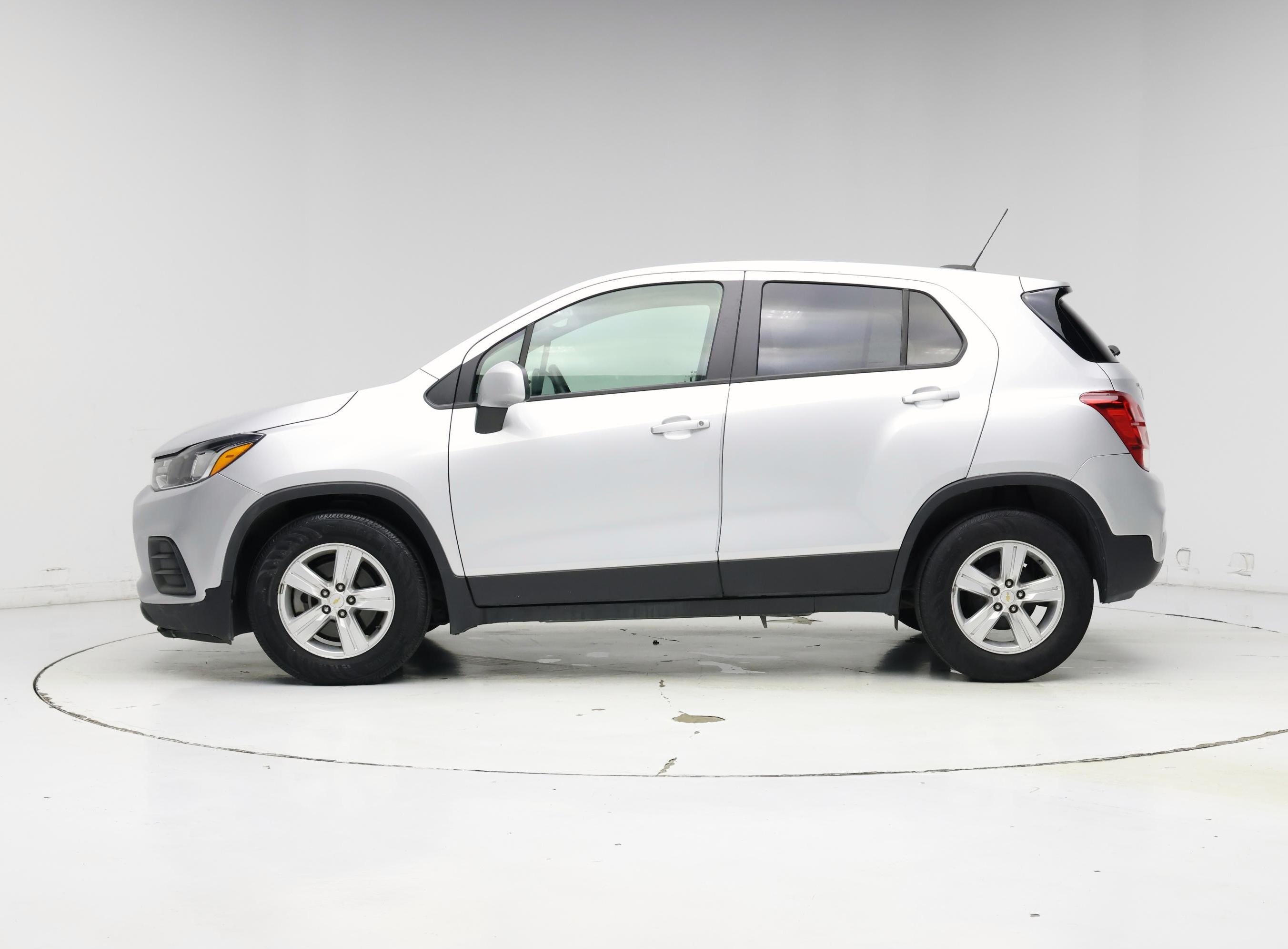 Thumbnail: 2020 Chevrolet Trax - 3