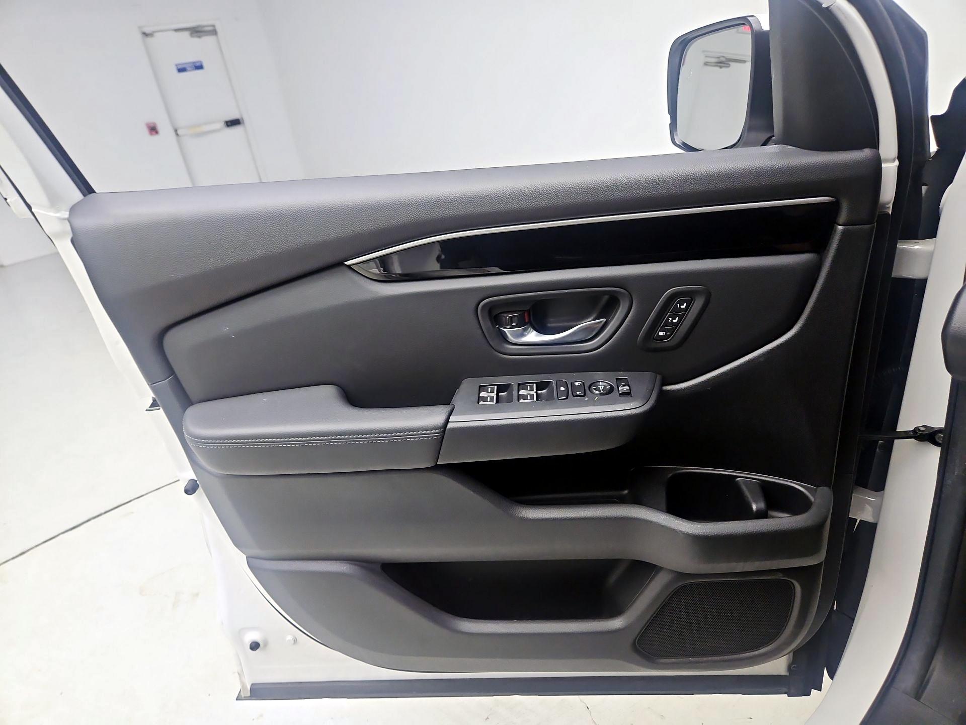 Thumbnail: 2025 Honda Pilot - 12