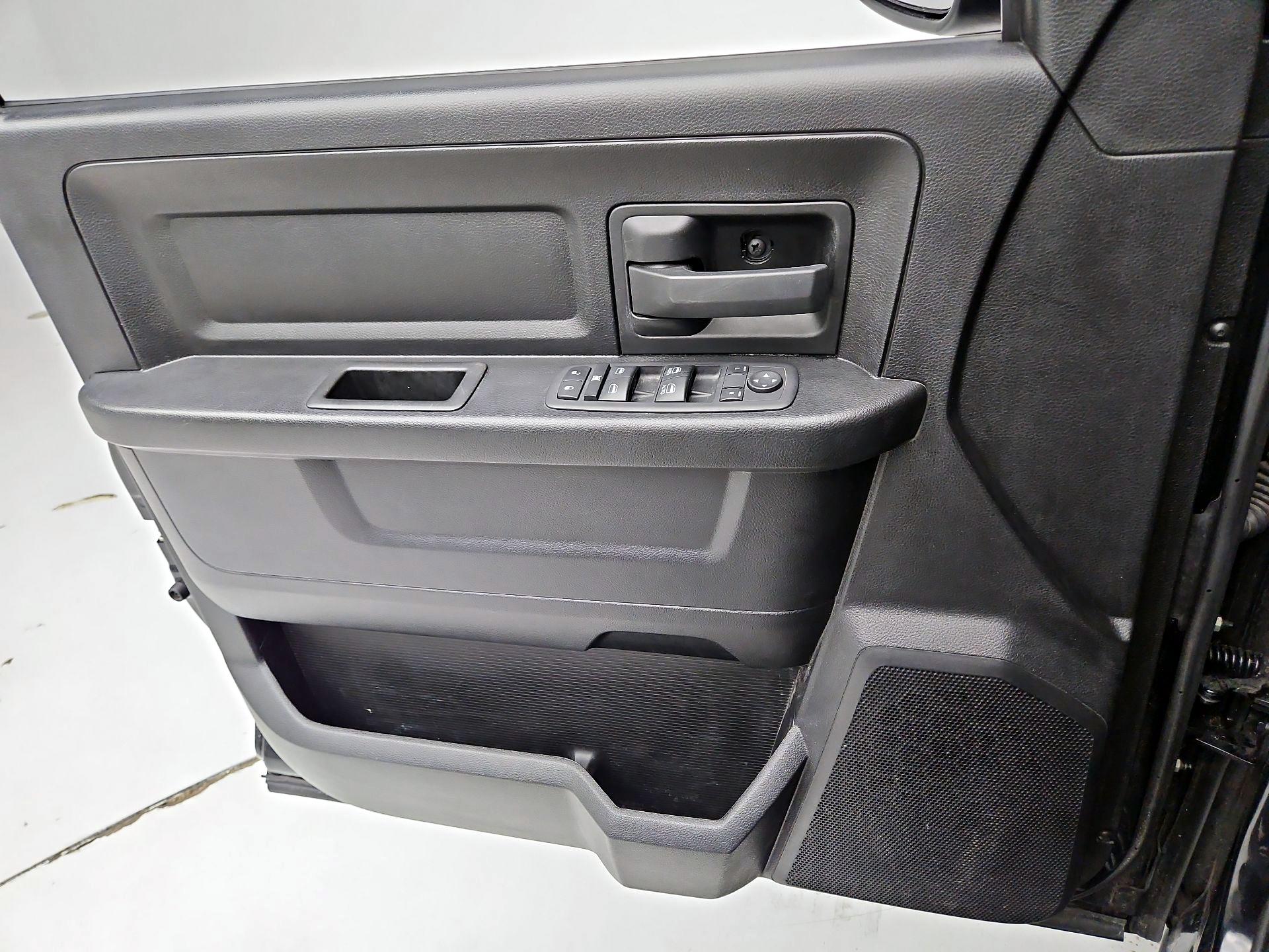 Thumbnail: 2024 RAM 1500 Classic - 12