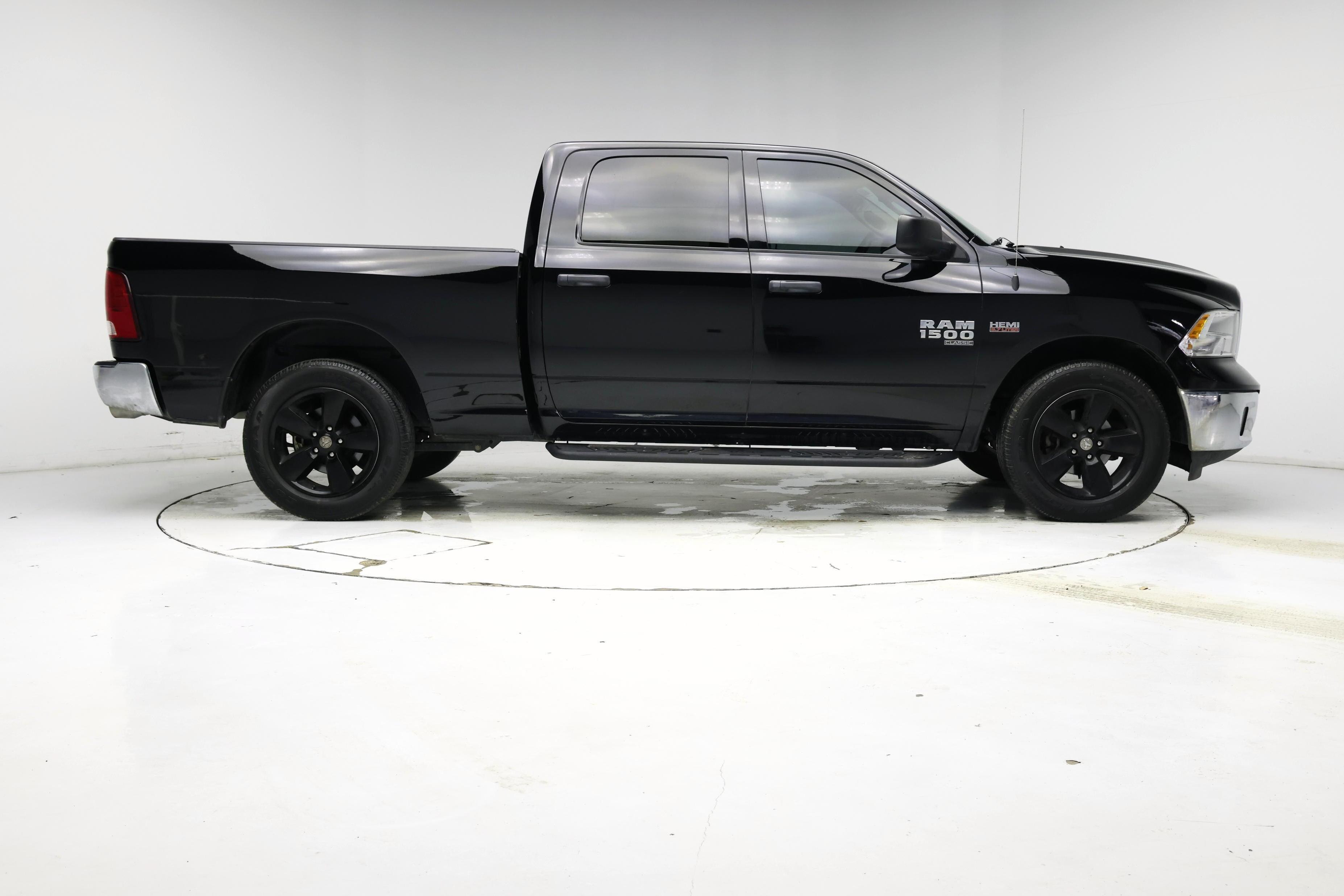 Thumbnail: 2024 RAM 1500 Classic - 7