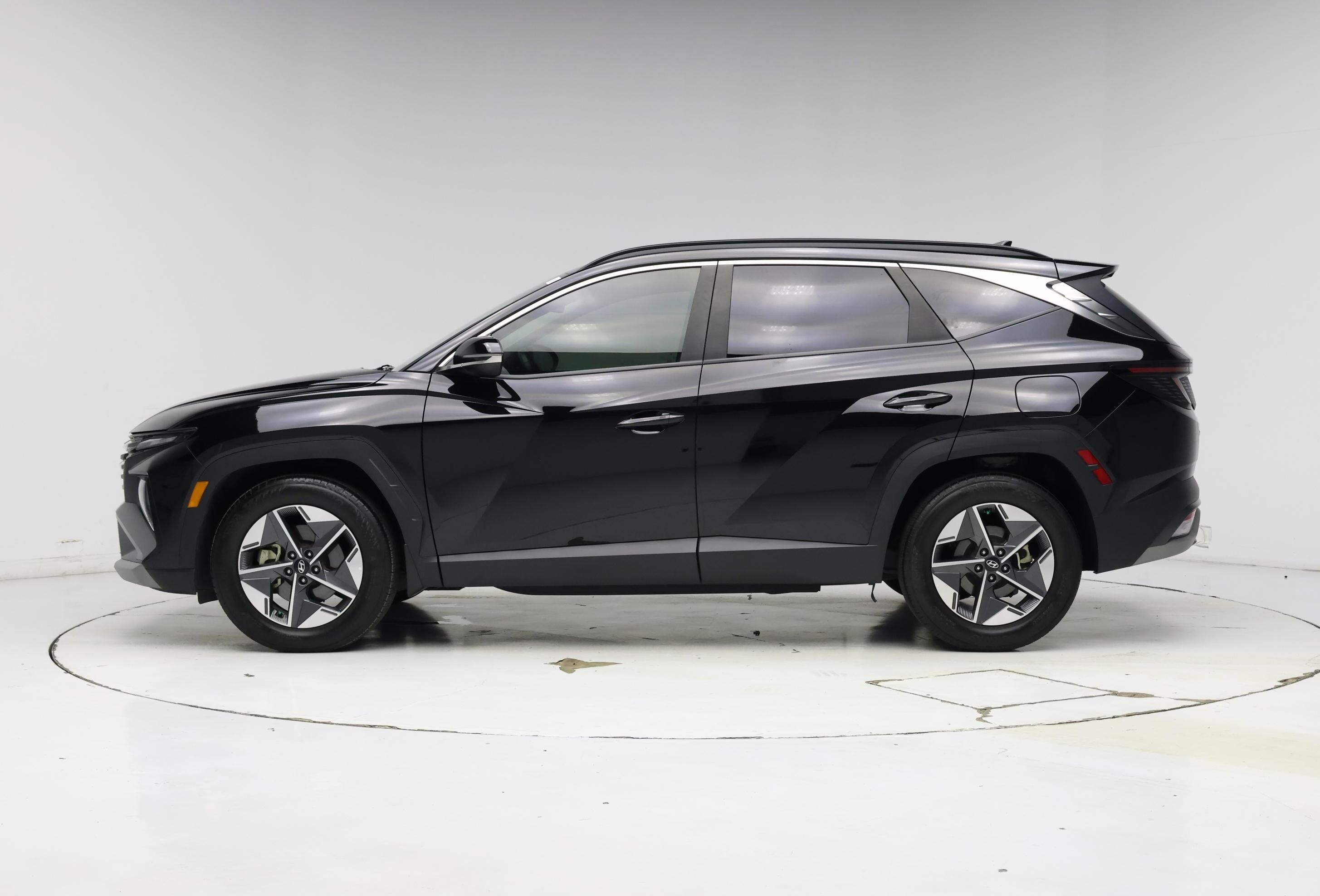 Thumbnail: 2025 Hyundai Tucson - 3