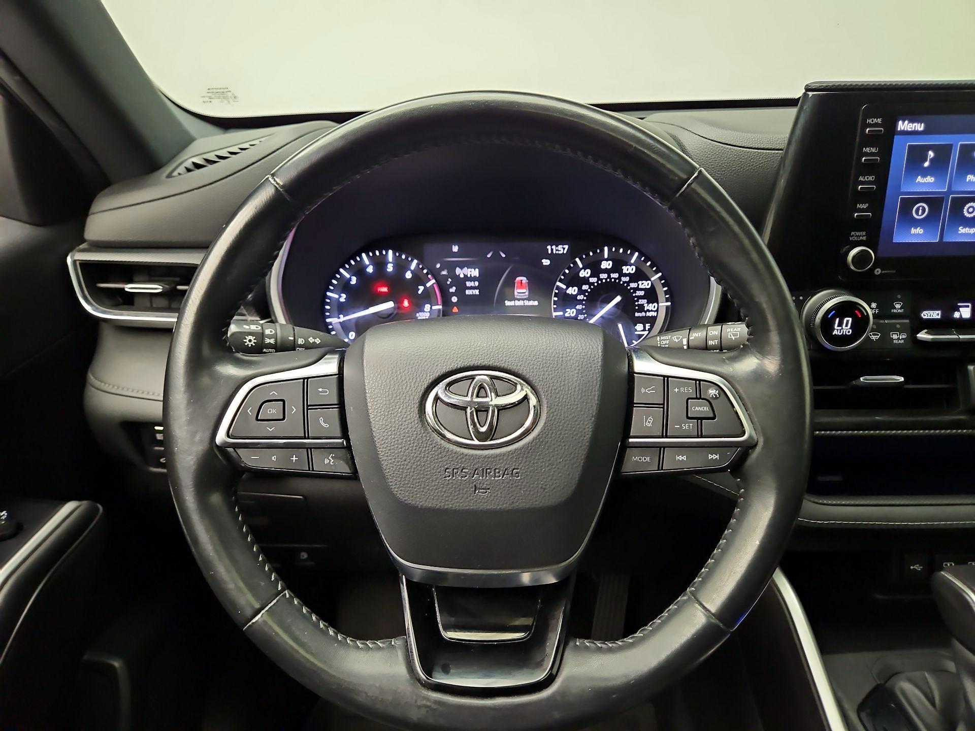 Thumbnail: 2021 Toyota Highlander - 10