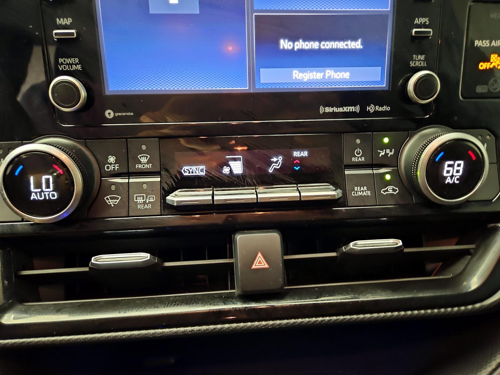Thumbnail: 2021 Toyota Highlander - 16