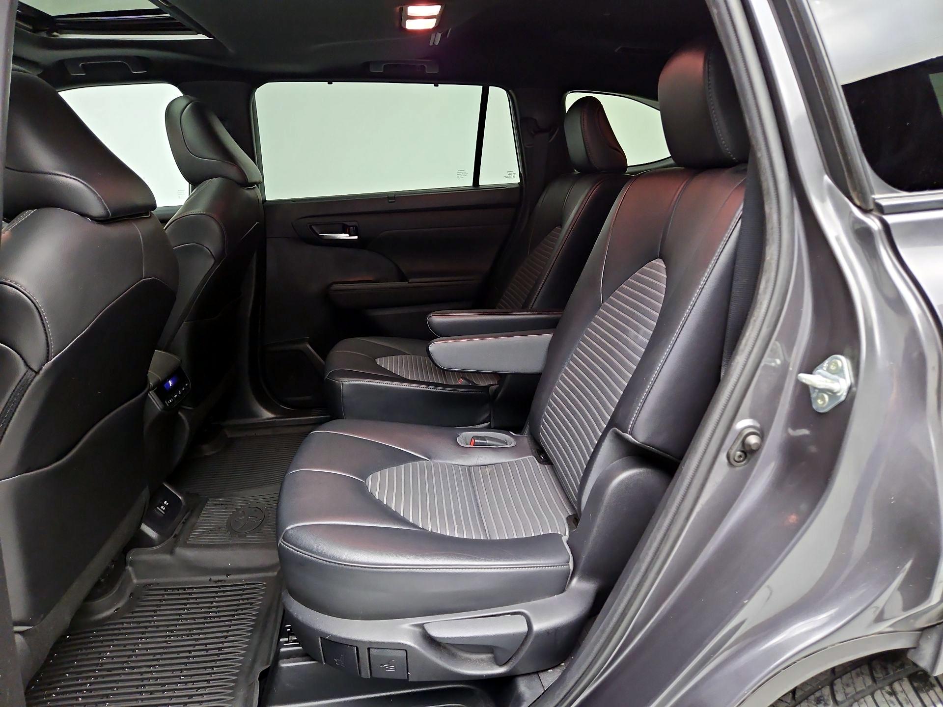 Thumbnail: 2021 Toyota Highlander - 20